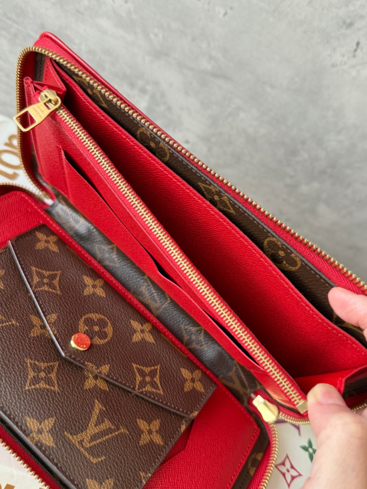 LV Cerise Daily organizer