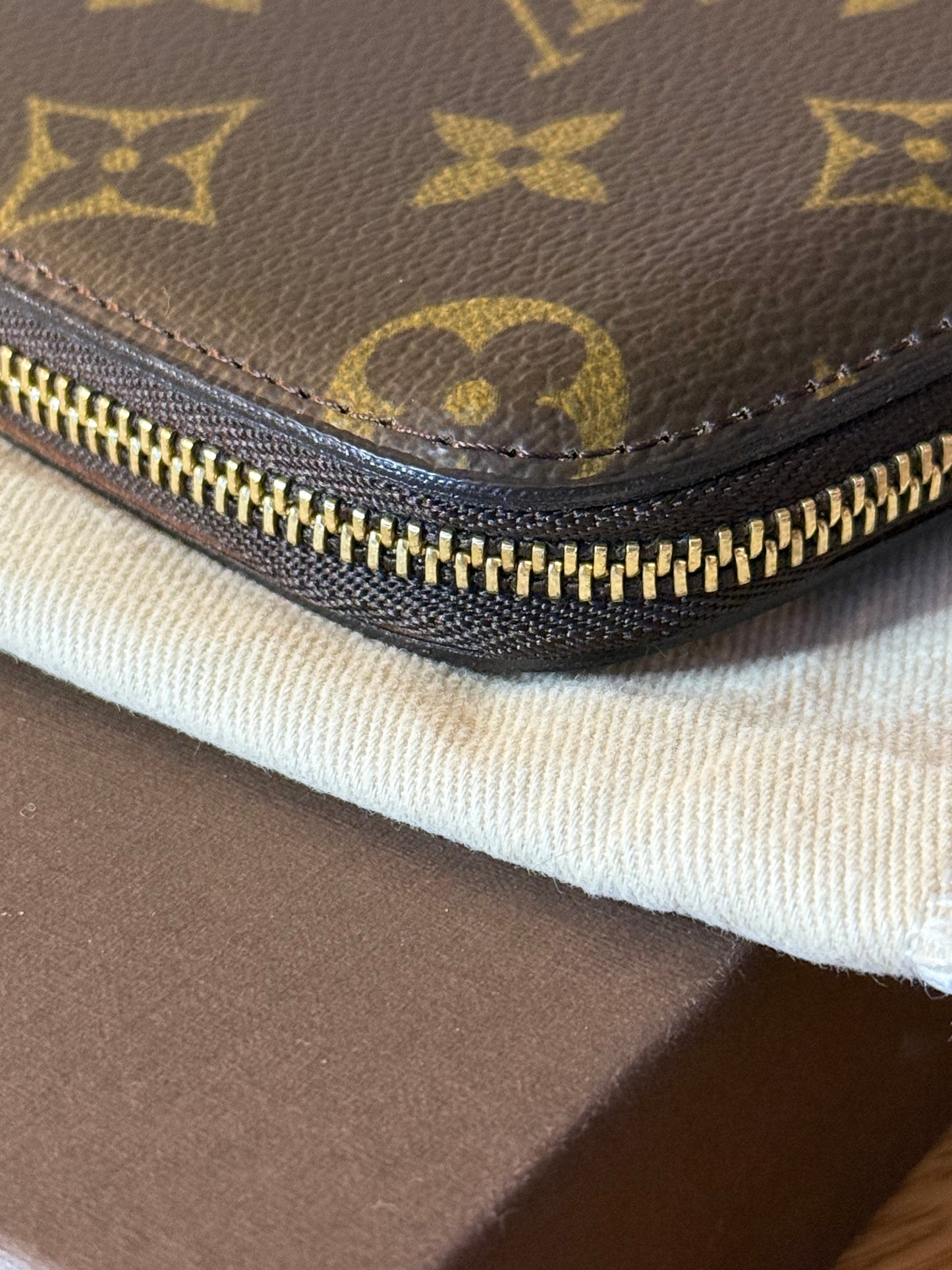 LV Geode Wallet