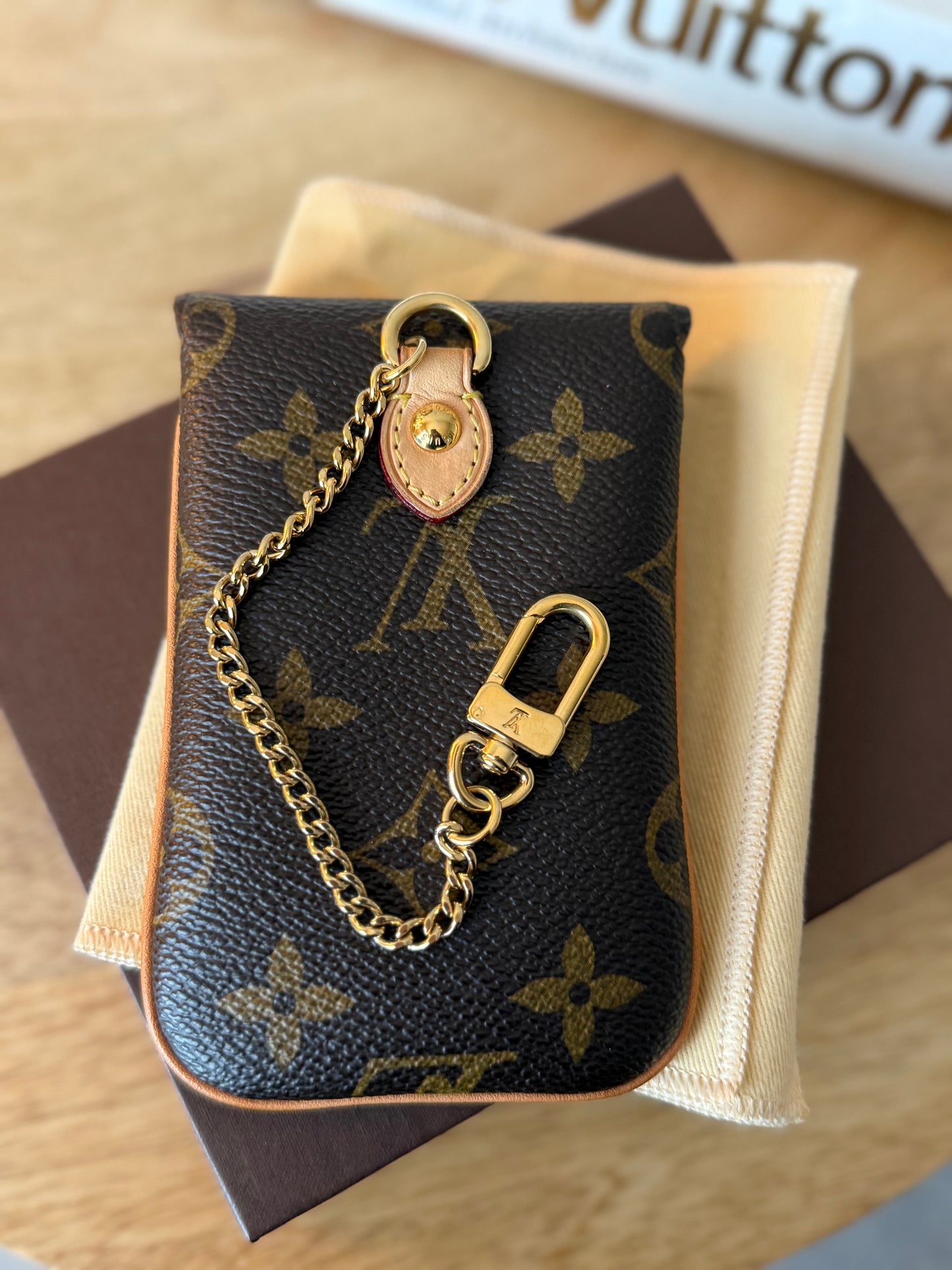LV Etui MM Phone Case