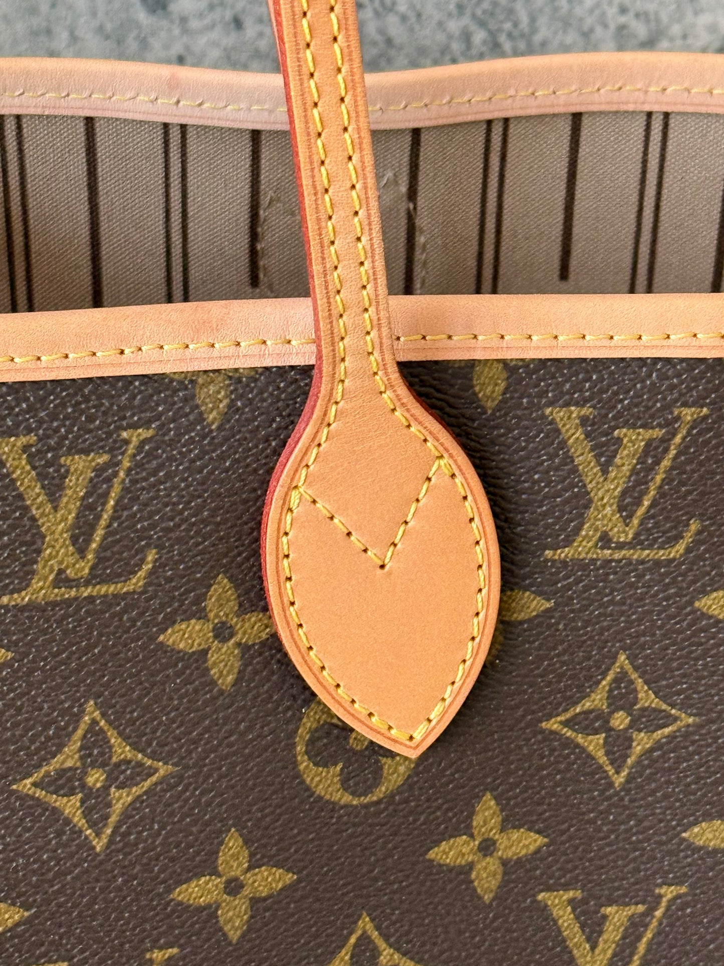 LV Neverfull MM Beige