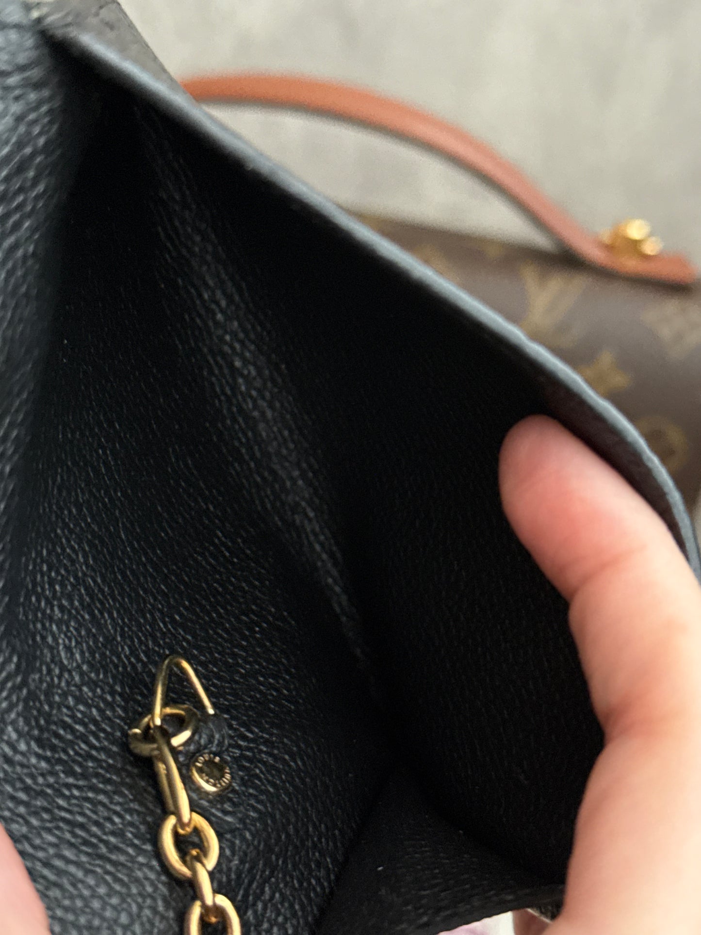 LV Empreinte Key Pouch Noir