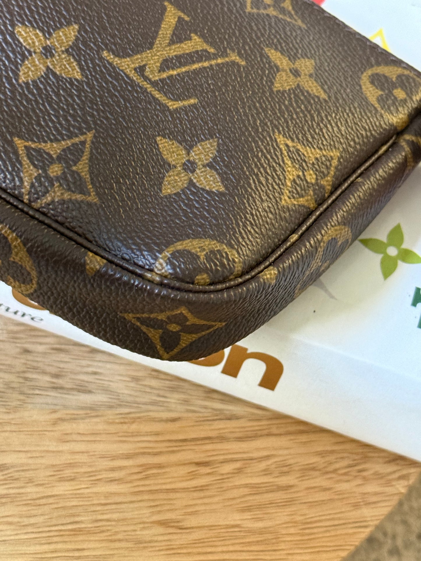 LV Bucket Pochette
