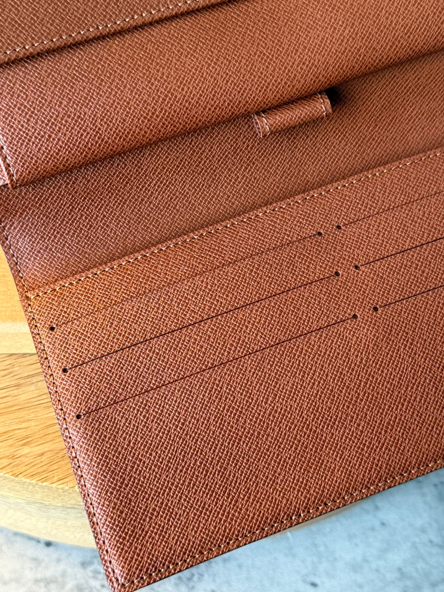 LV International Wallet