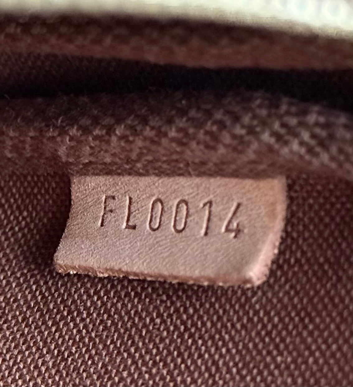 LV Bucket Pochette