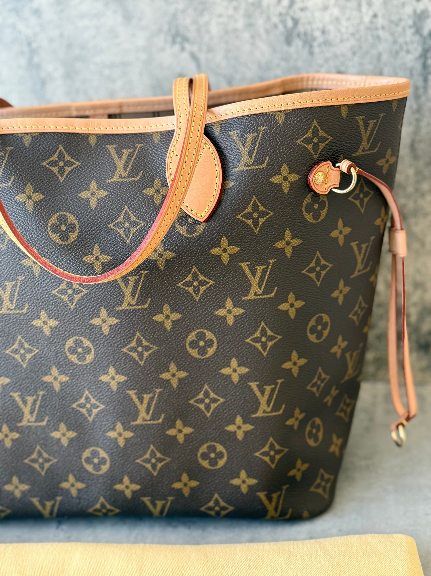 LV Neverfull MM Beige