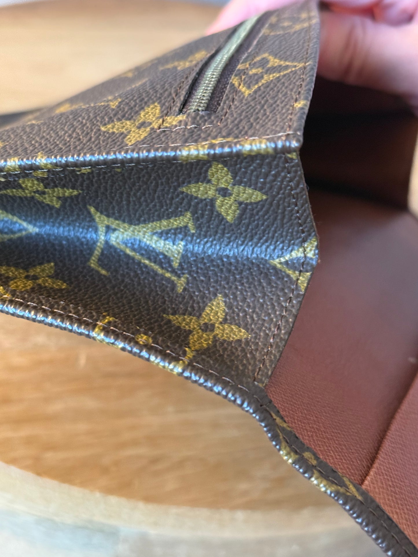 LV Rabat 23 Clutch