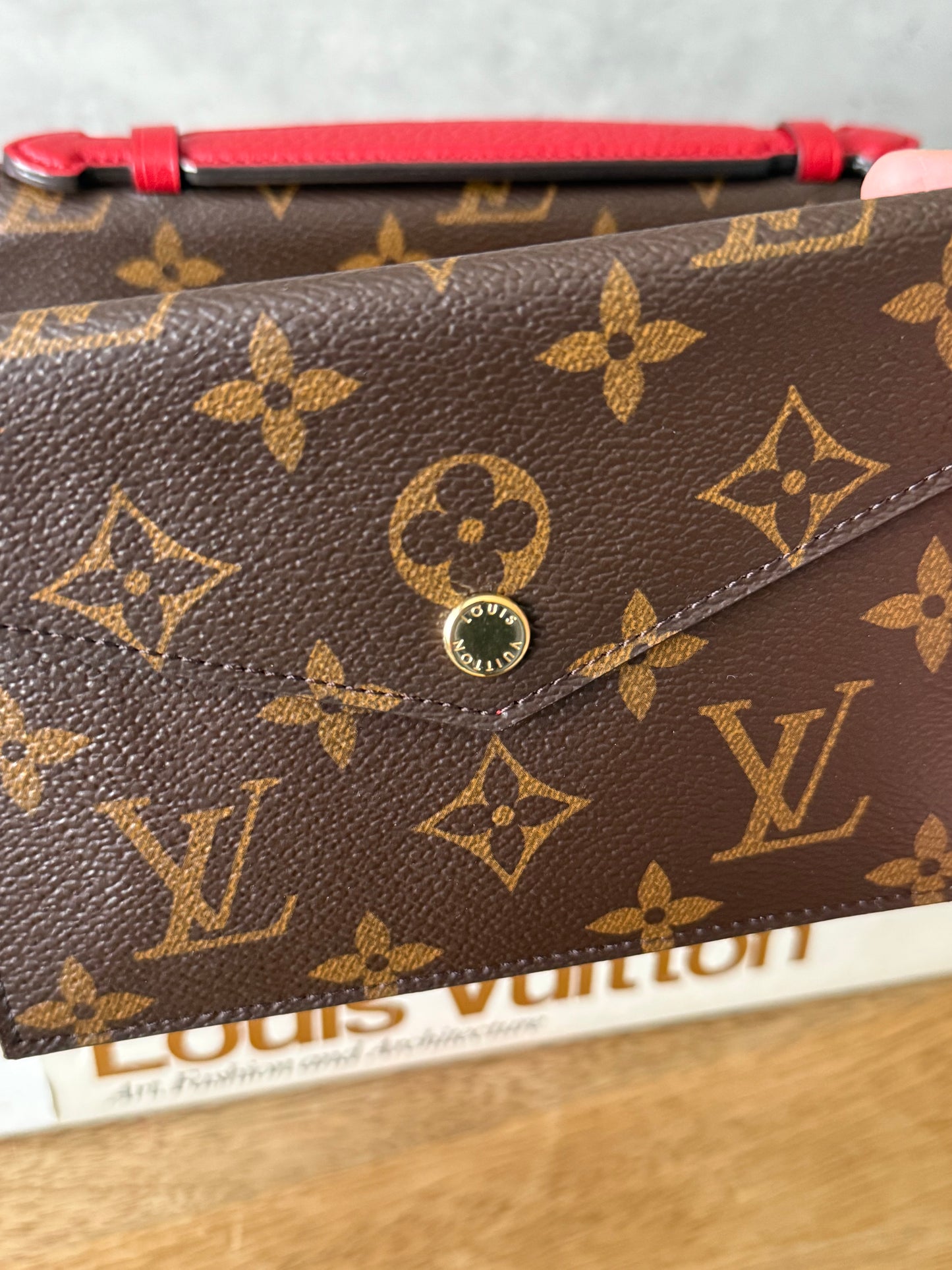 LV Cerise Daily organizer