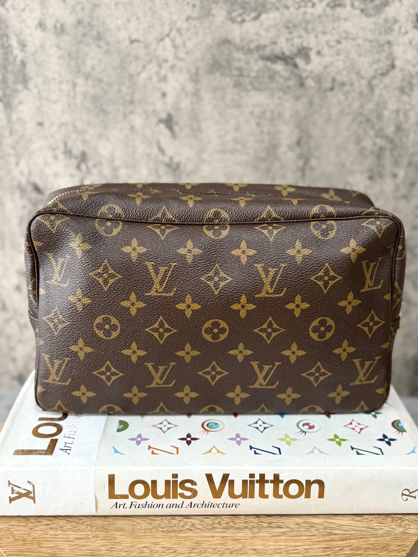 LV Trousse 28