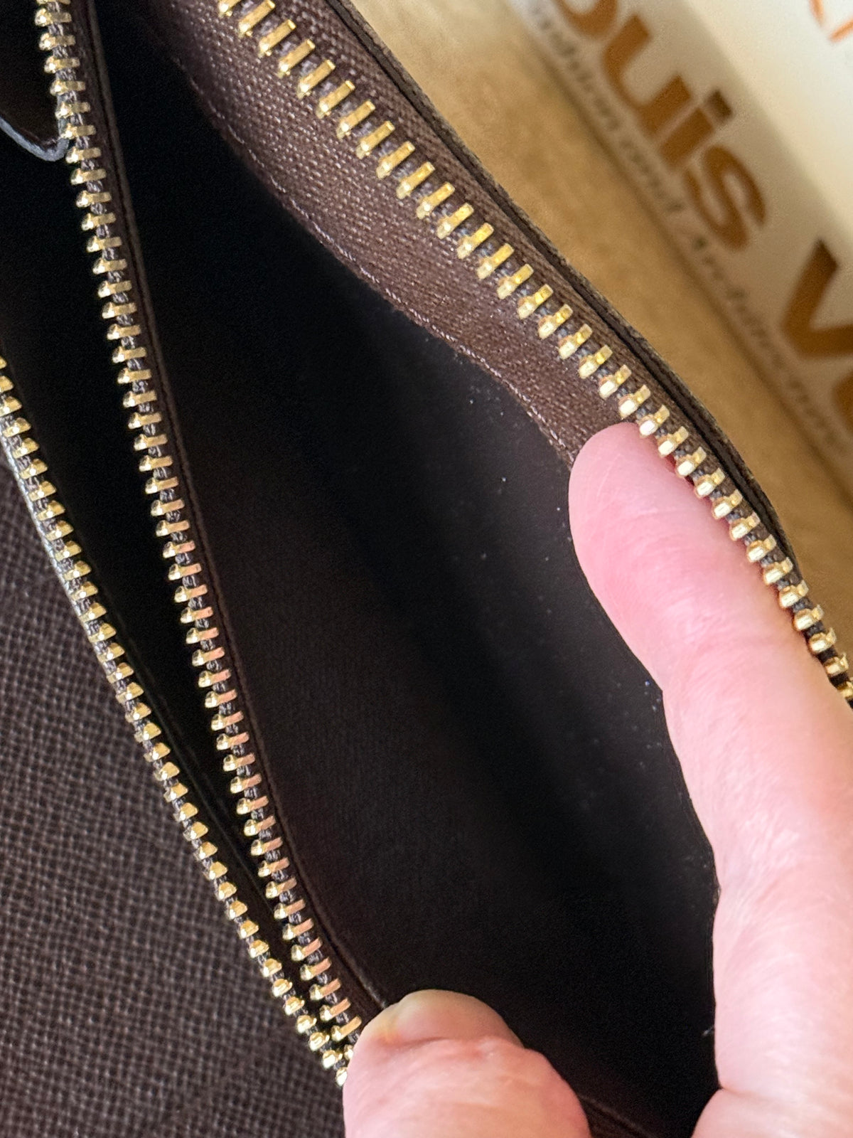 LV Zippy Compact Wallet DE