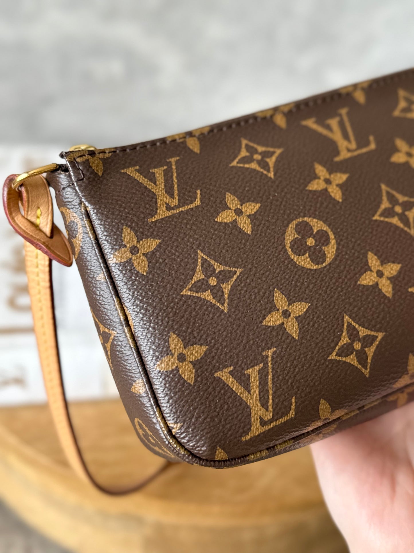 LV Pochette Accesoires NM