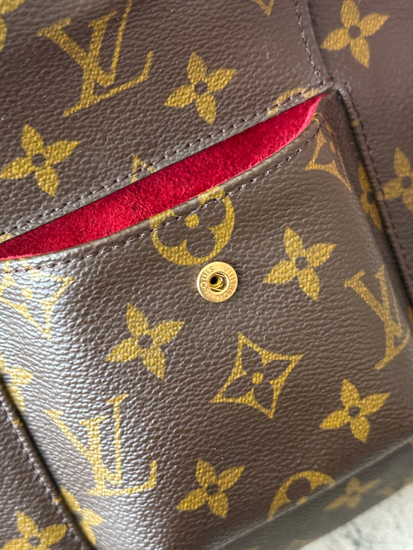 LV Partition Pouch