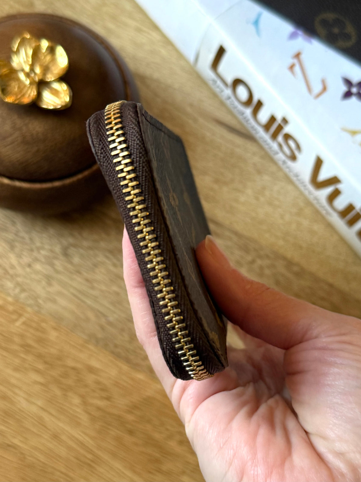 LV Zip around 6 Key Pouch