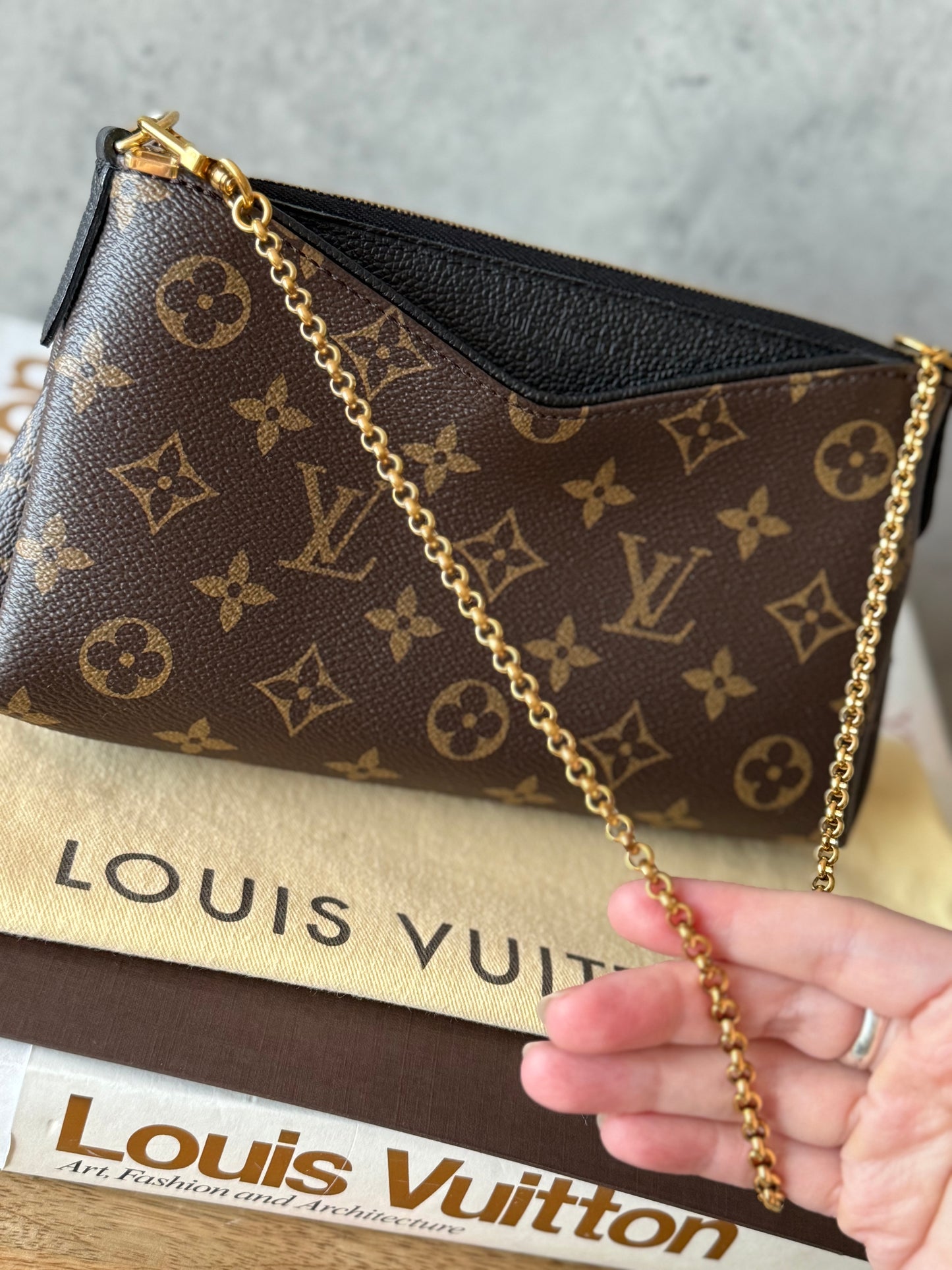 LV Pallas clutch crossbody noir