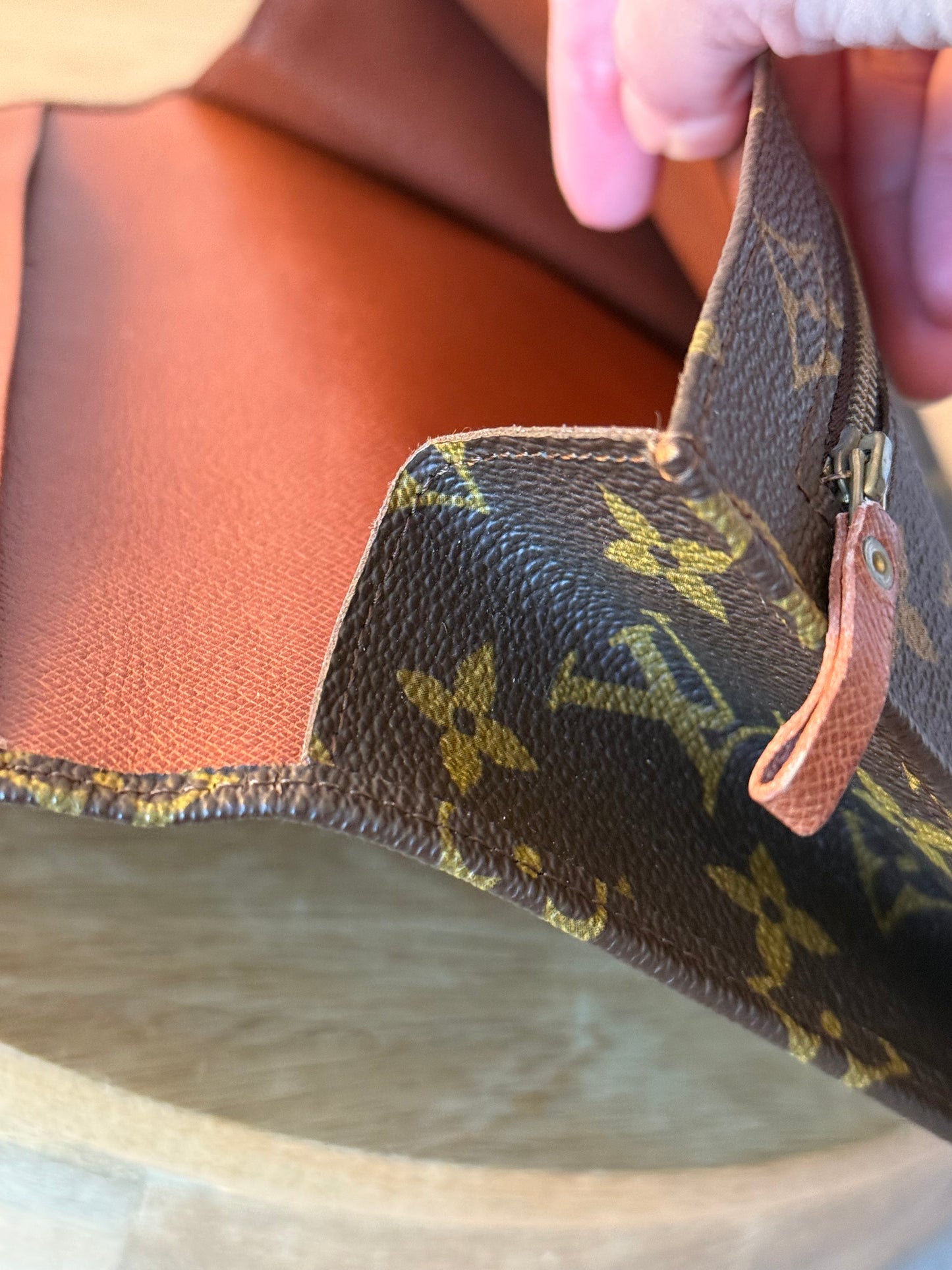 LV Rabat 23 Clutch