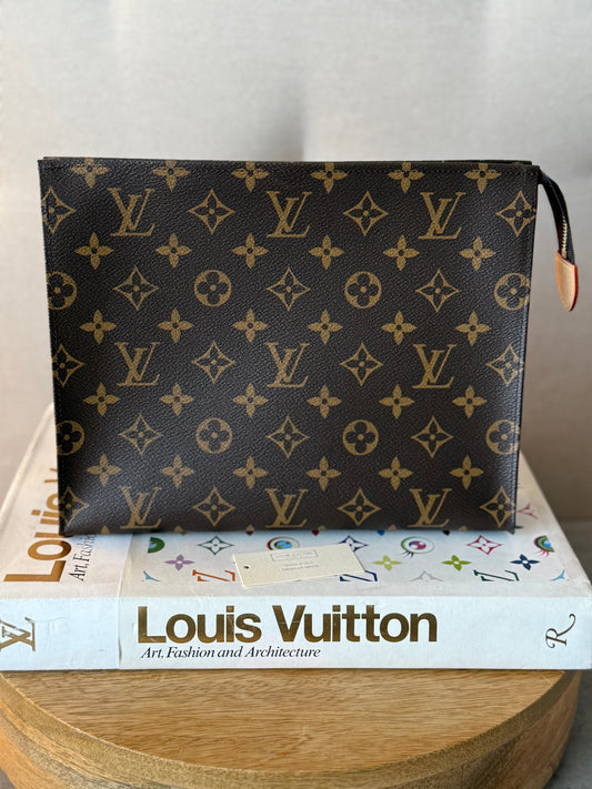 LV Toiletry 26