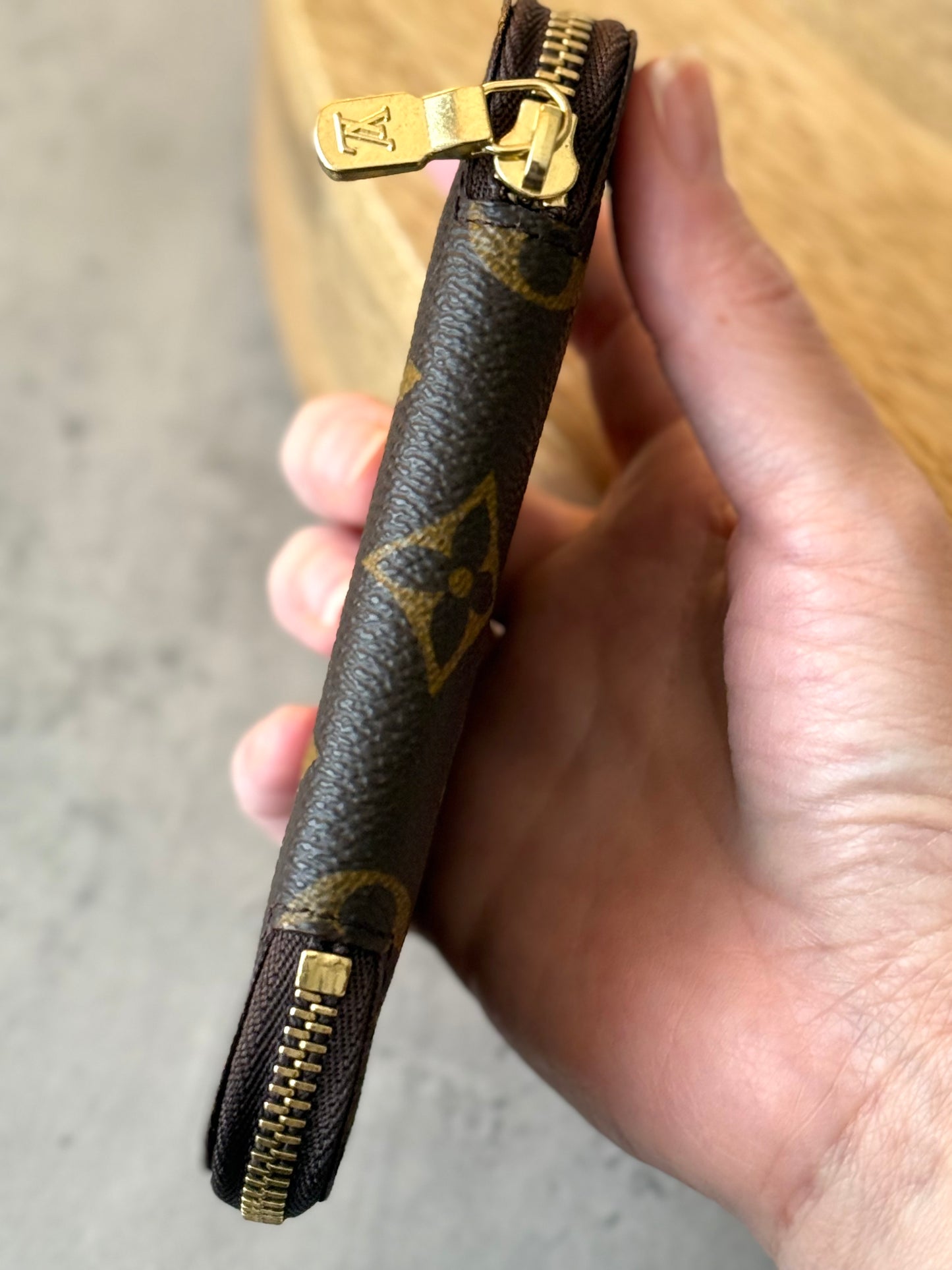 LV Zip Around 6 Key Pouch