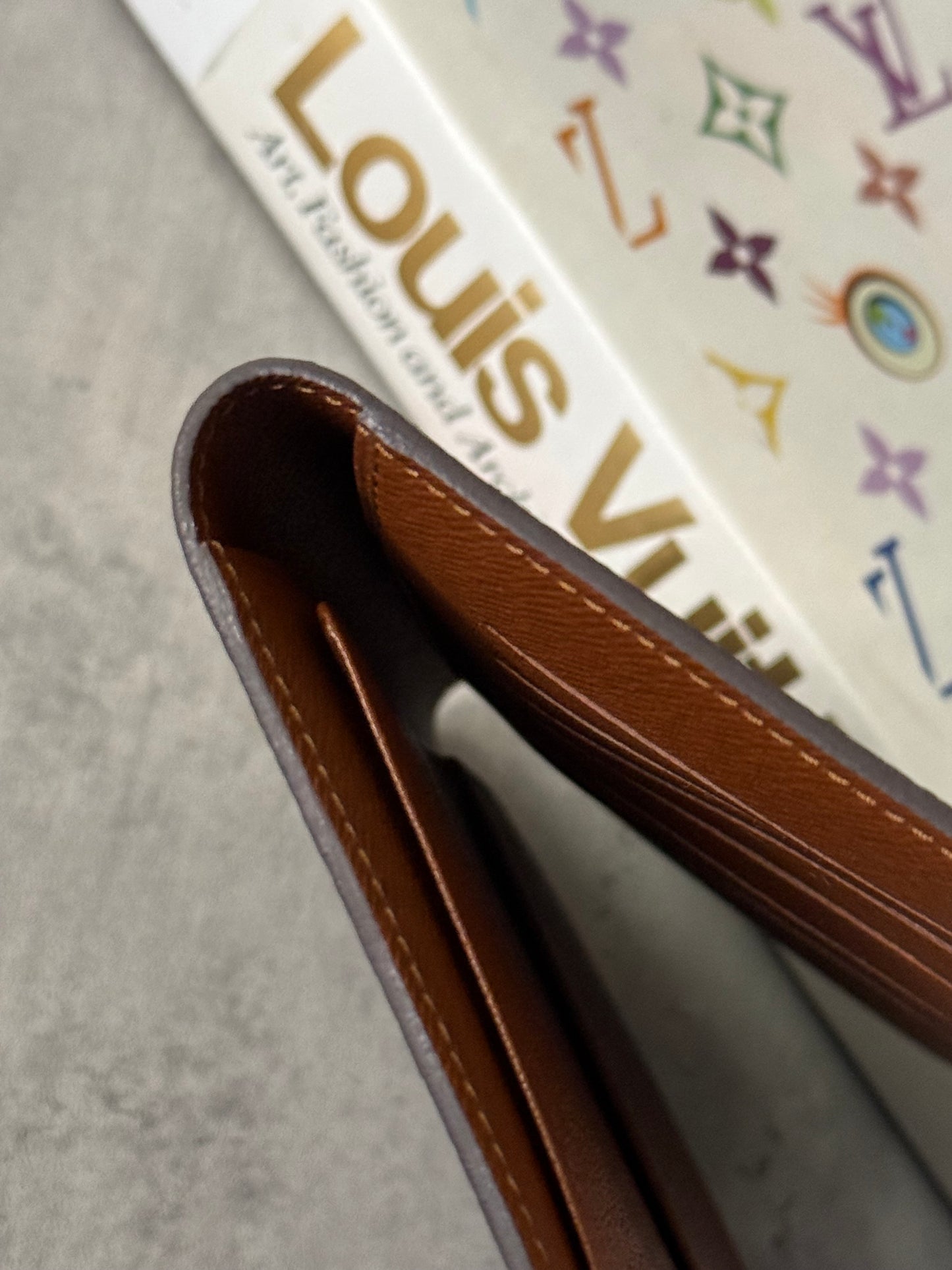LV CHECKBOOK/WALLET