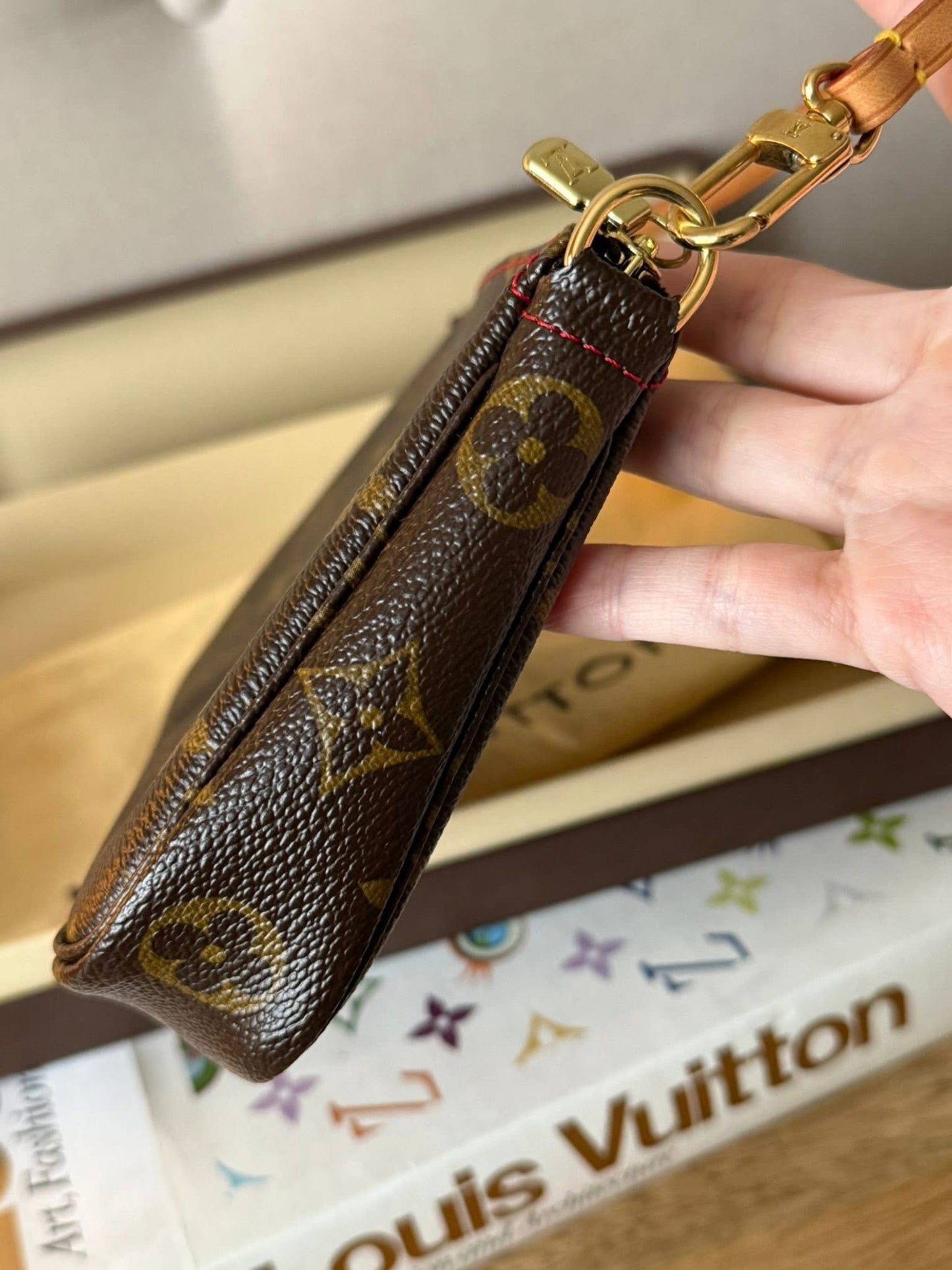 LV Pochette Accesoires Cerise