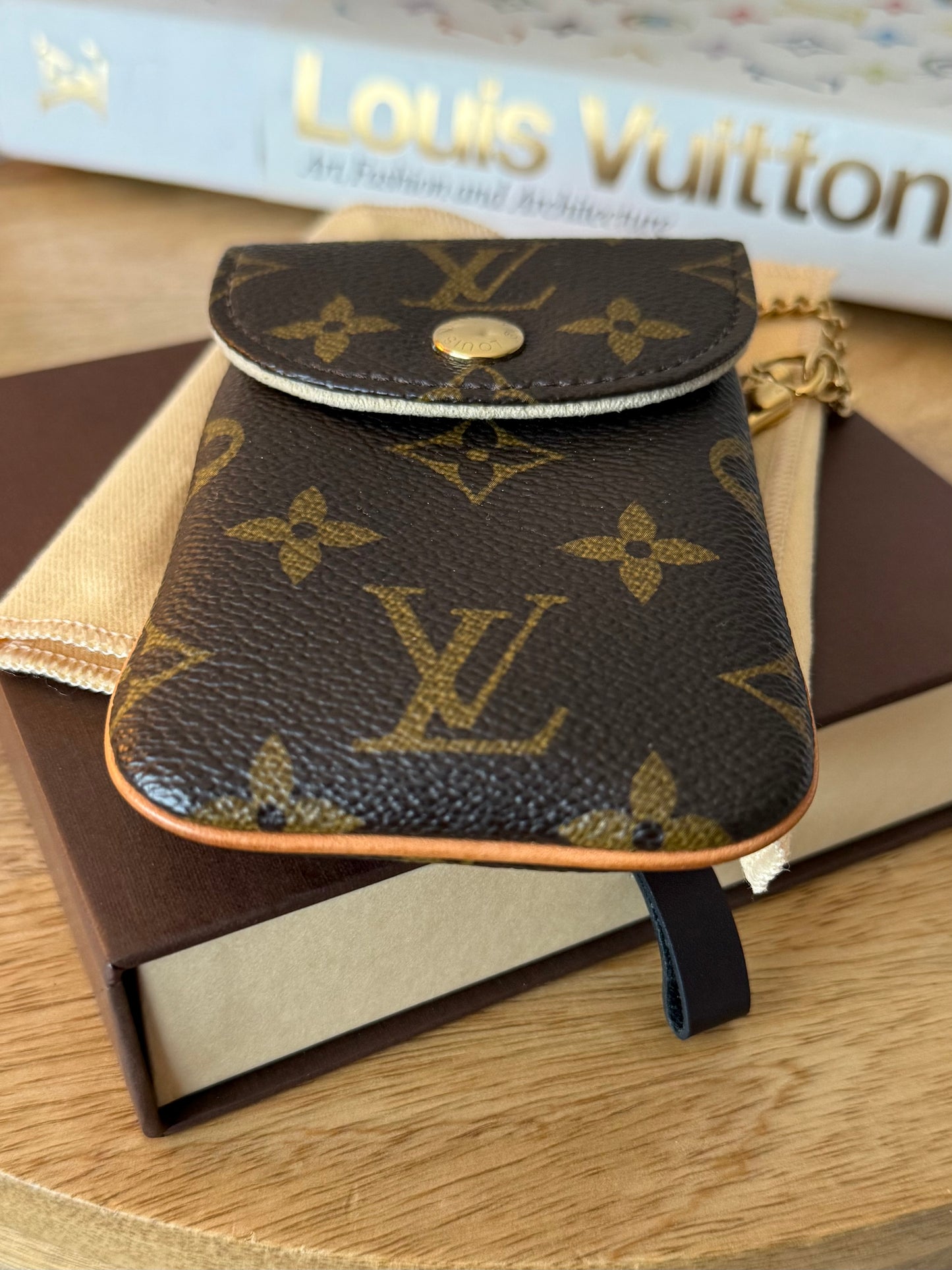 LV Etui MM Phone Case