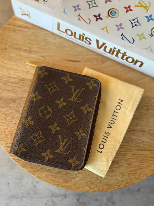 LV Zippy Passport