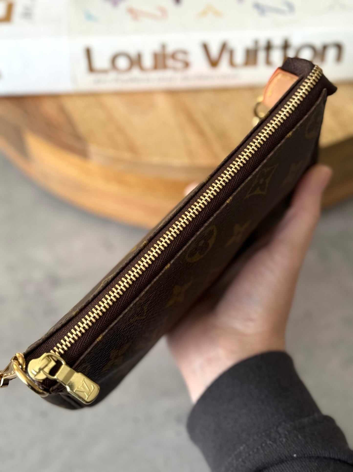LV Bucket Pochette Monogram