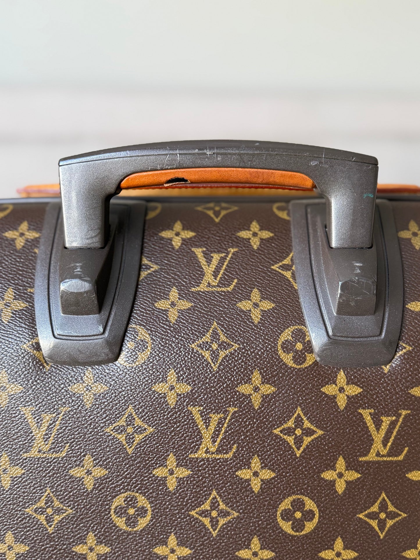 LV Pegase 55 Rolling Luggage