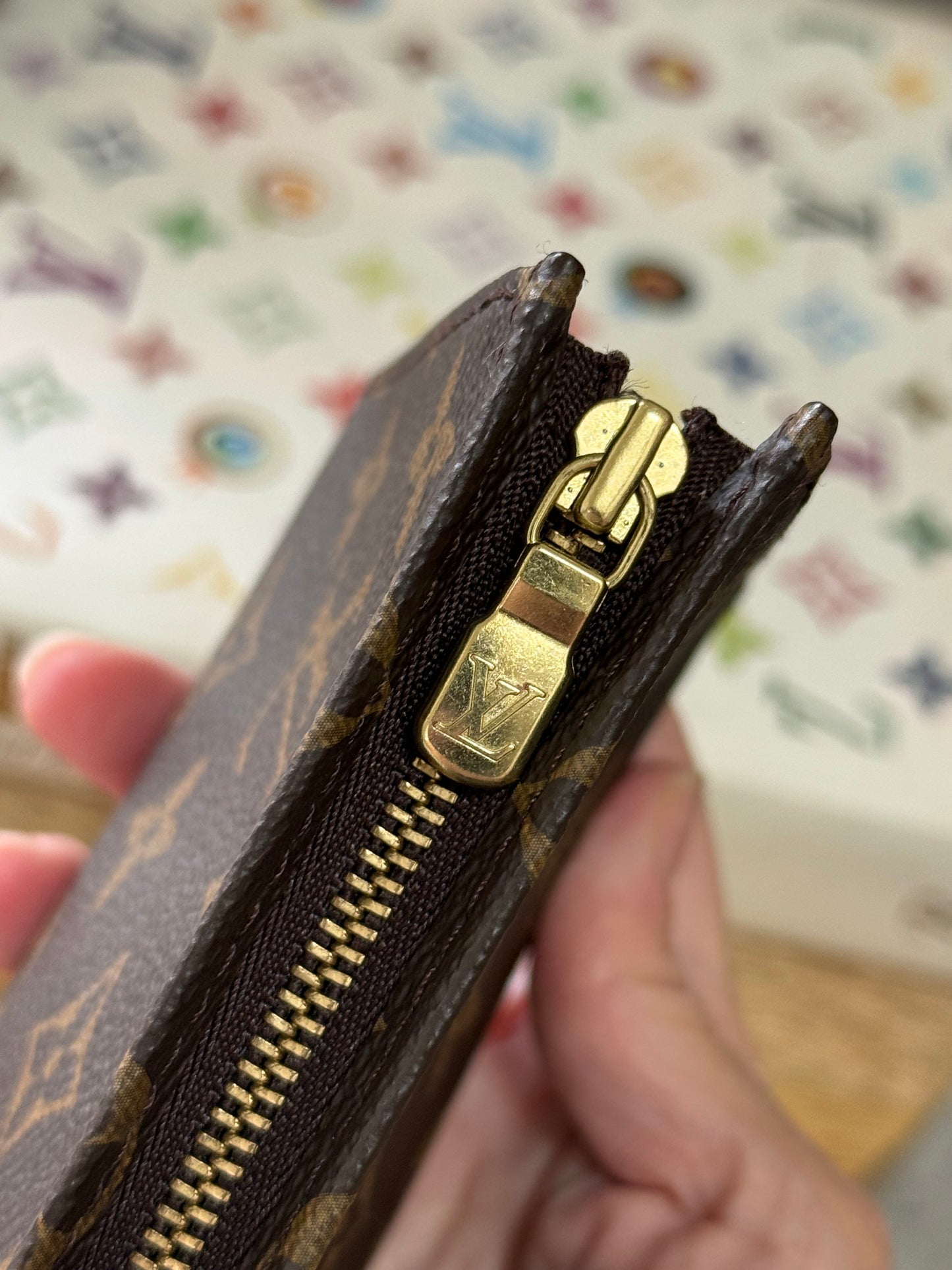 LV Toiletry 15