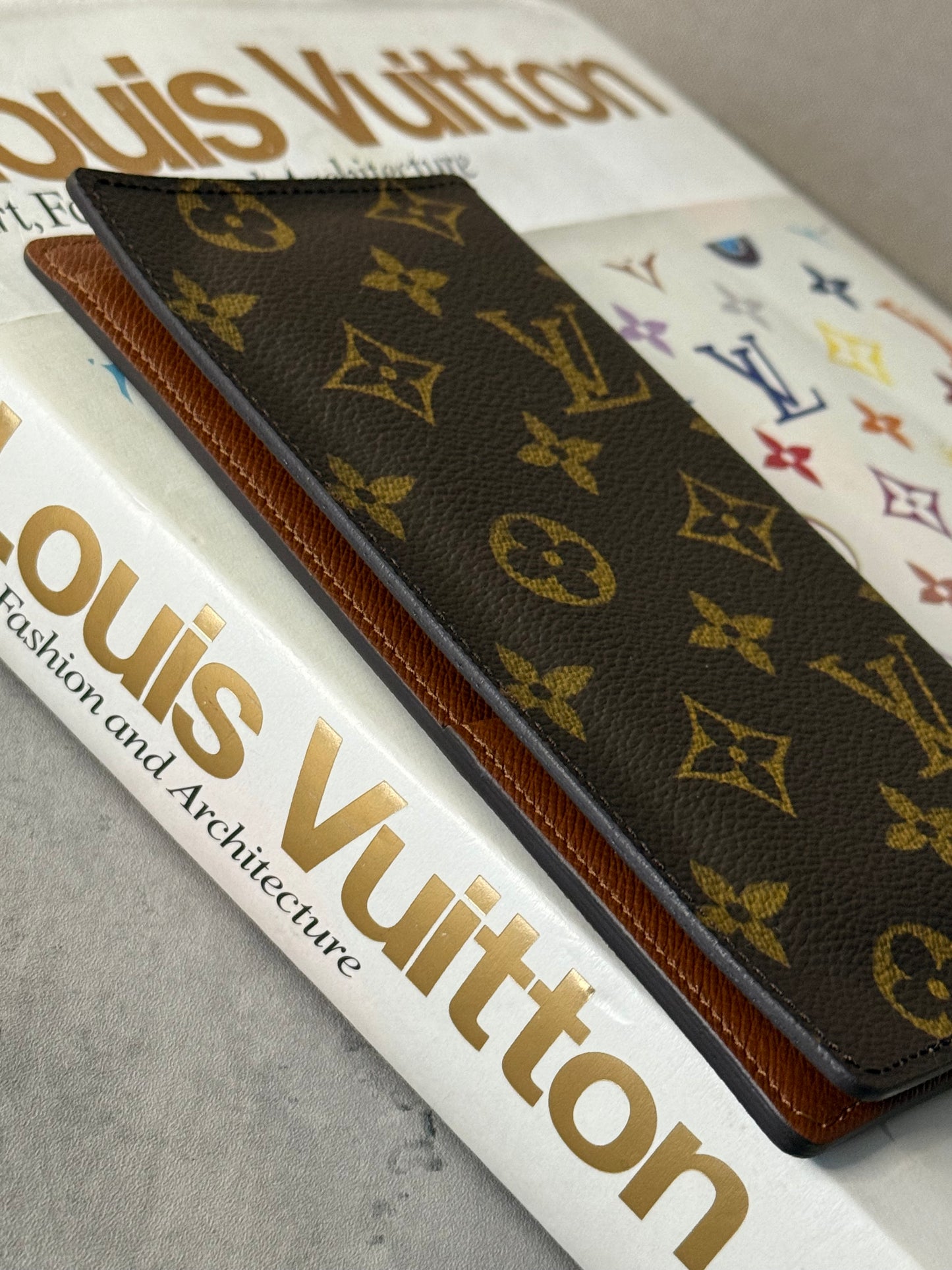 LV CHECKBOOK/WALLET