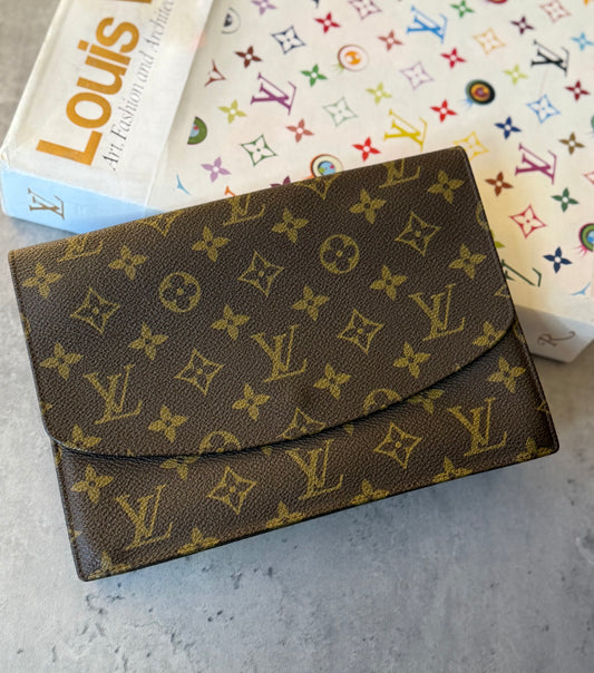 LV Rabat 23 Clutch