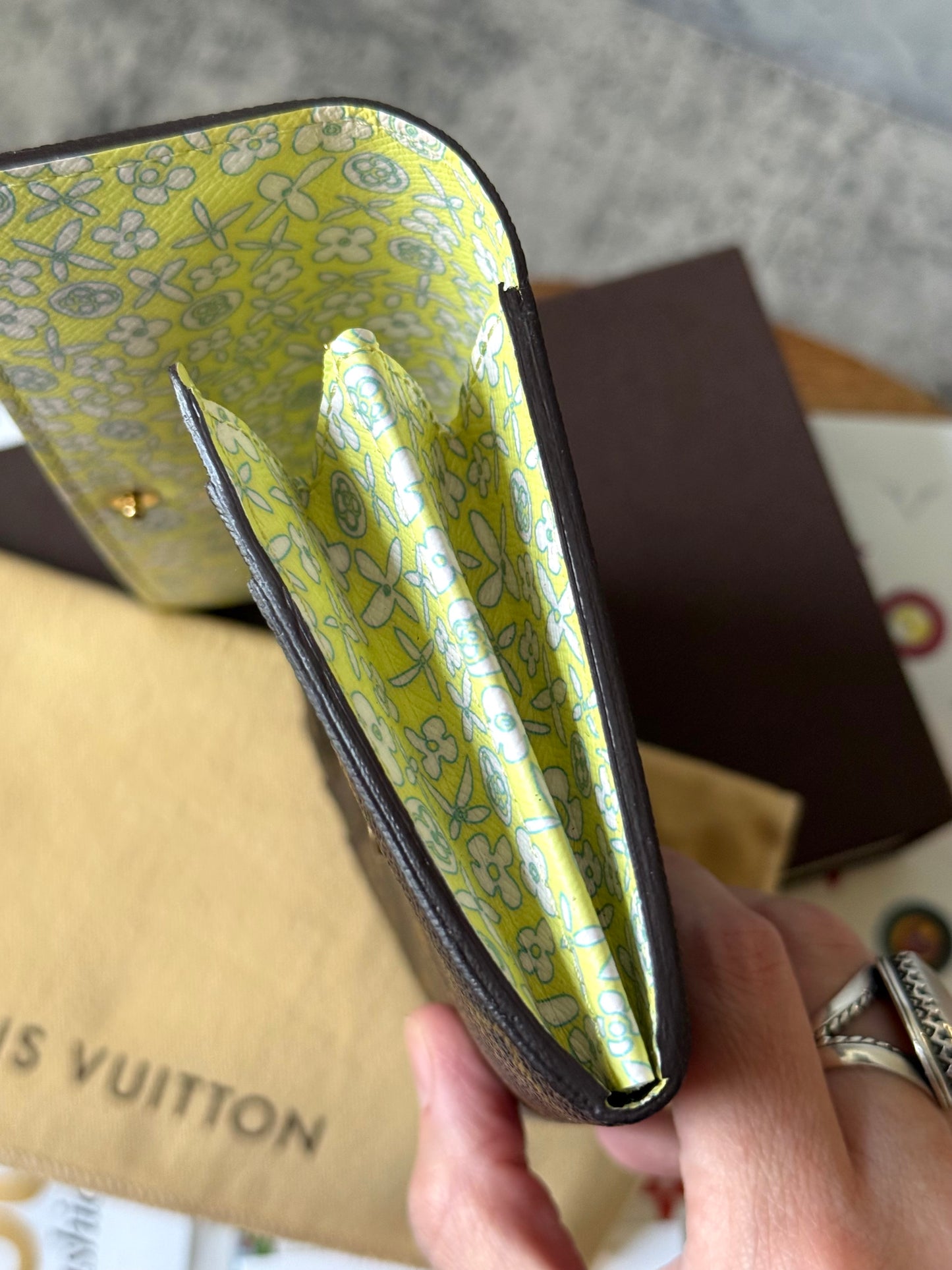 LV Sarah Wallet Fleuri