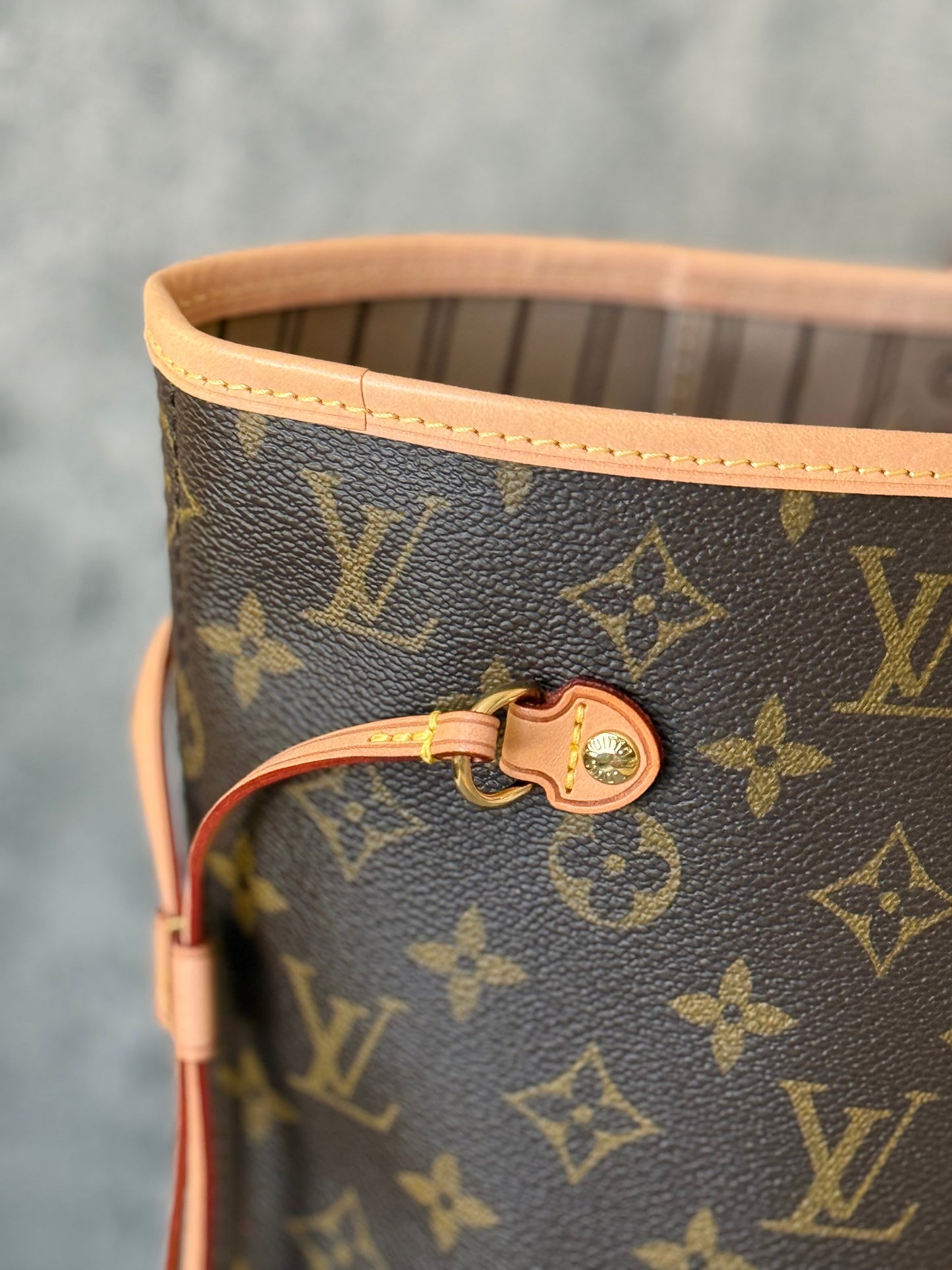 LV Neverfull MM Beige