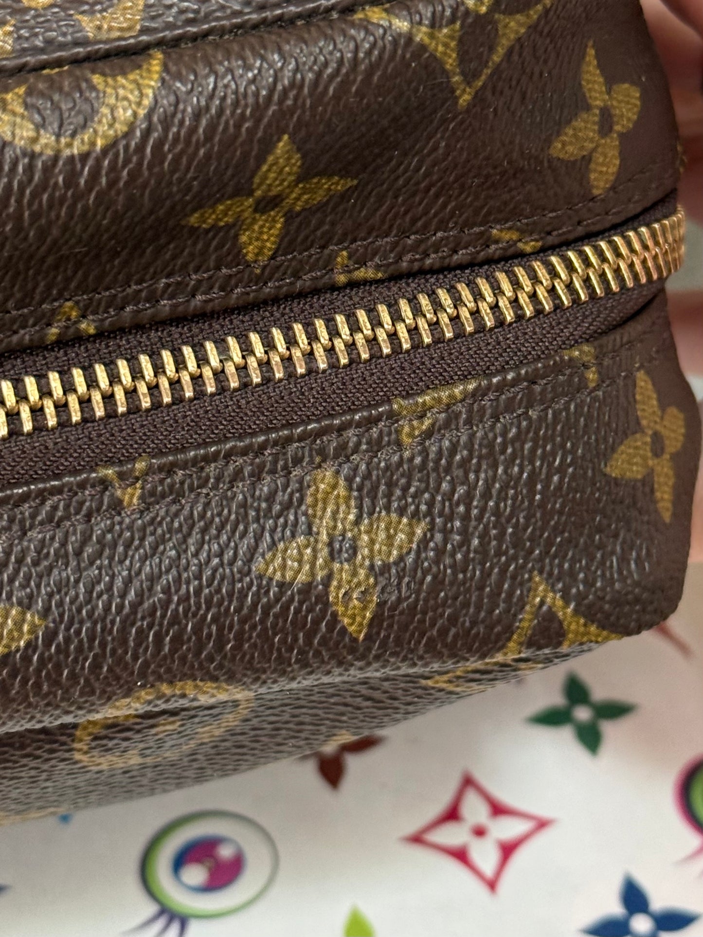 LV Trousse 28