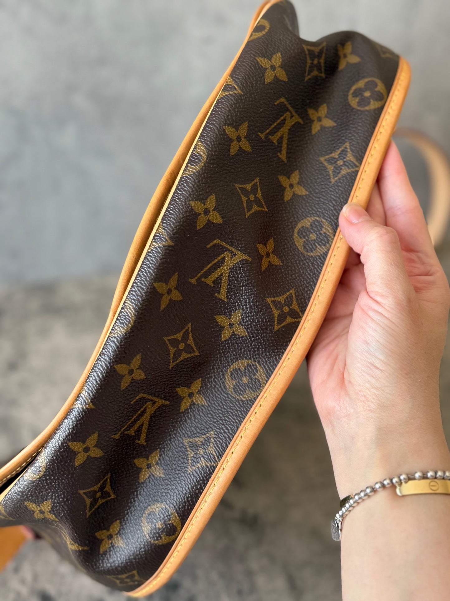 LV Menilmontant MM