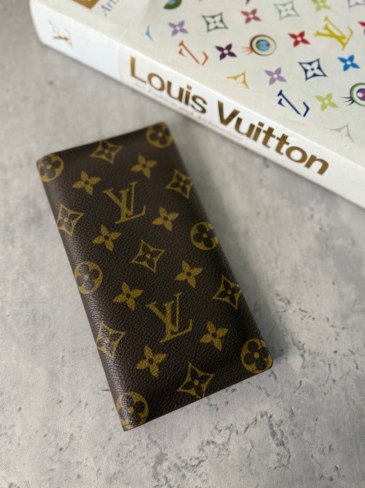 LV CHECKBOOK/WALLET