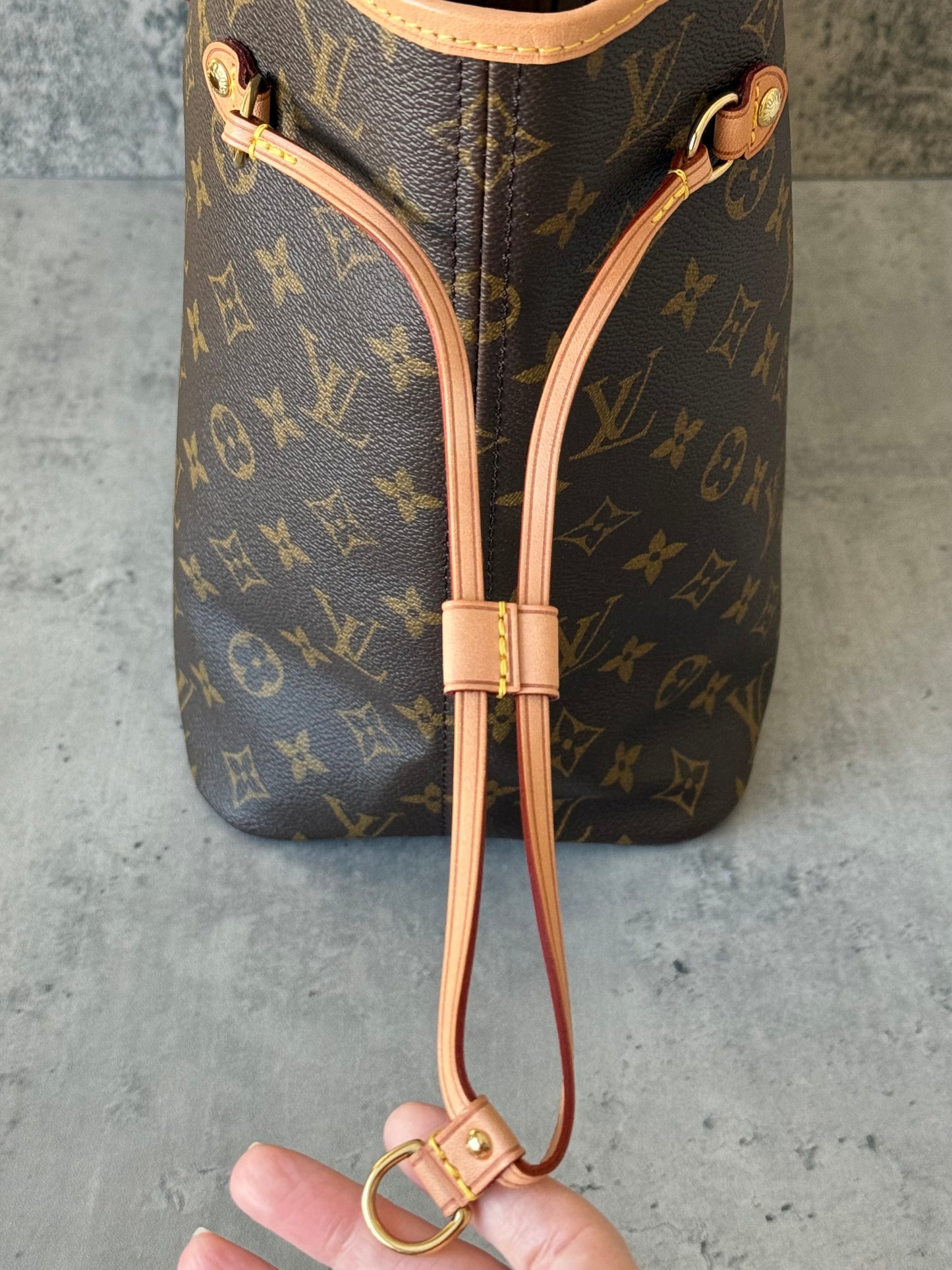 LV Neverfull MM Beige