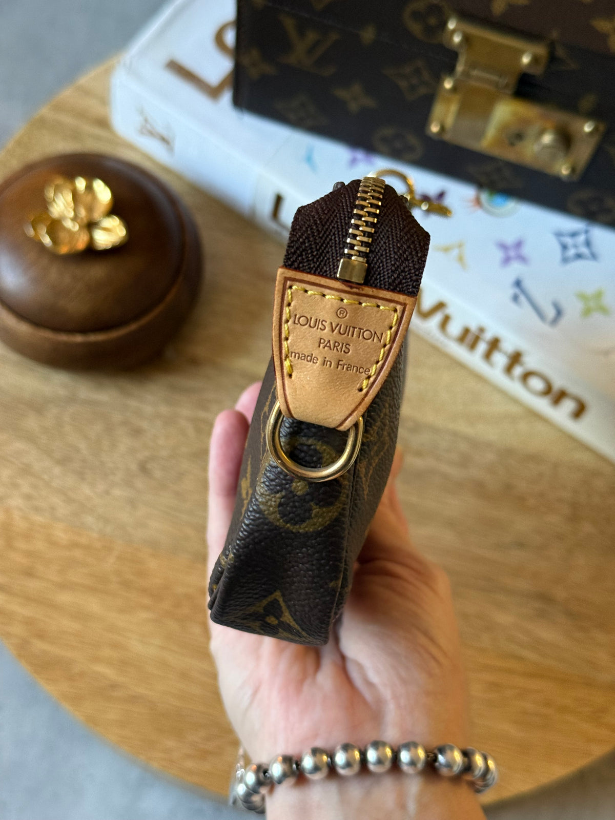 LV Bucket Pochette Monogram