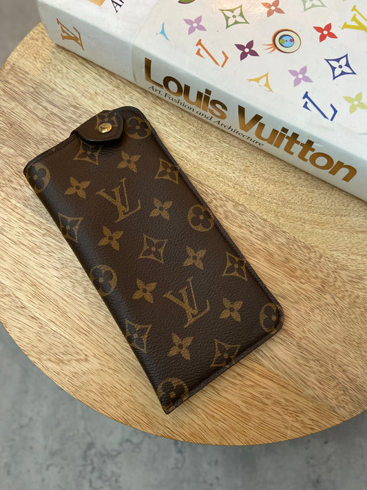 LV Etui MM Sunglasses case
