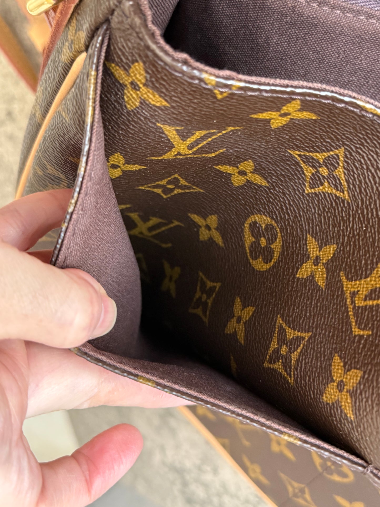 LV Menilmontant MM