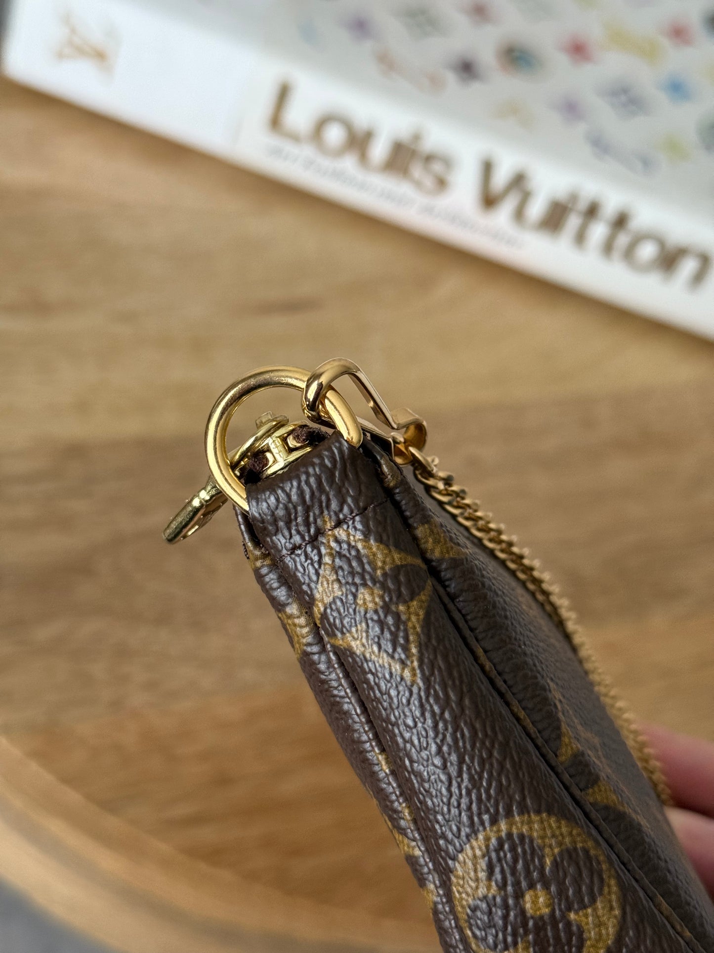 LV Bucket Pochette