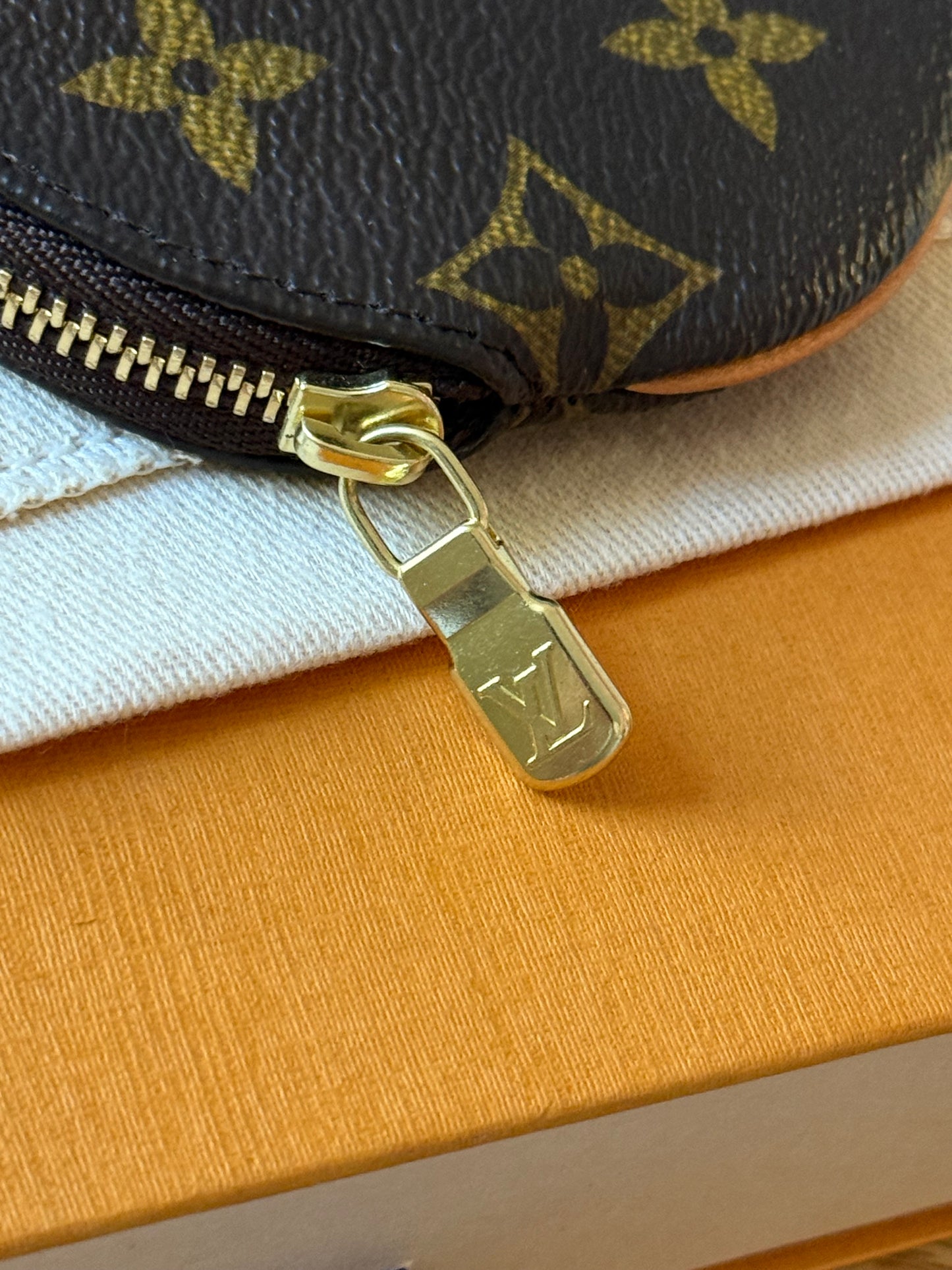 LV Round Coin Pouch