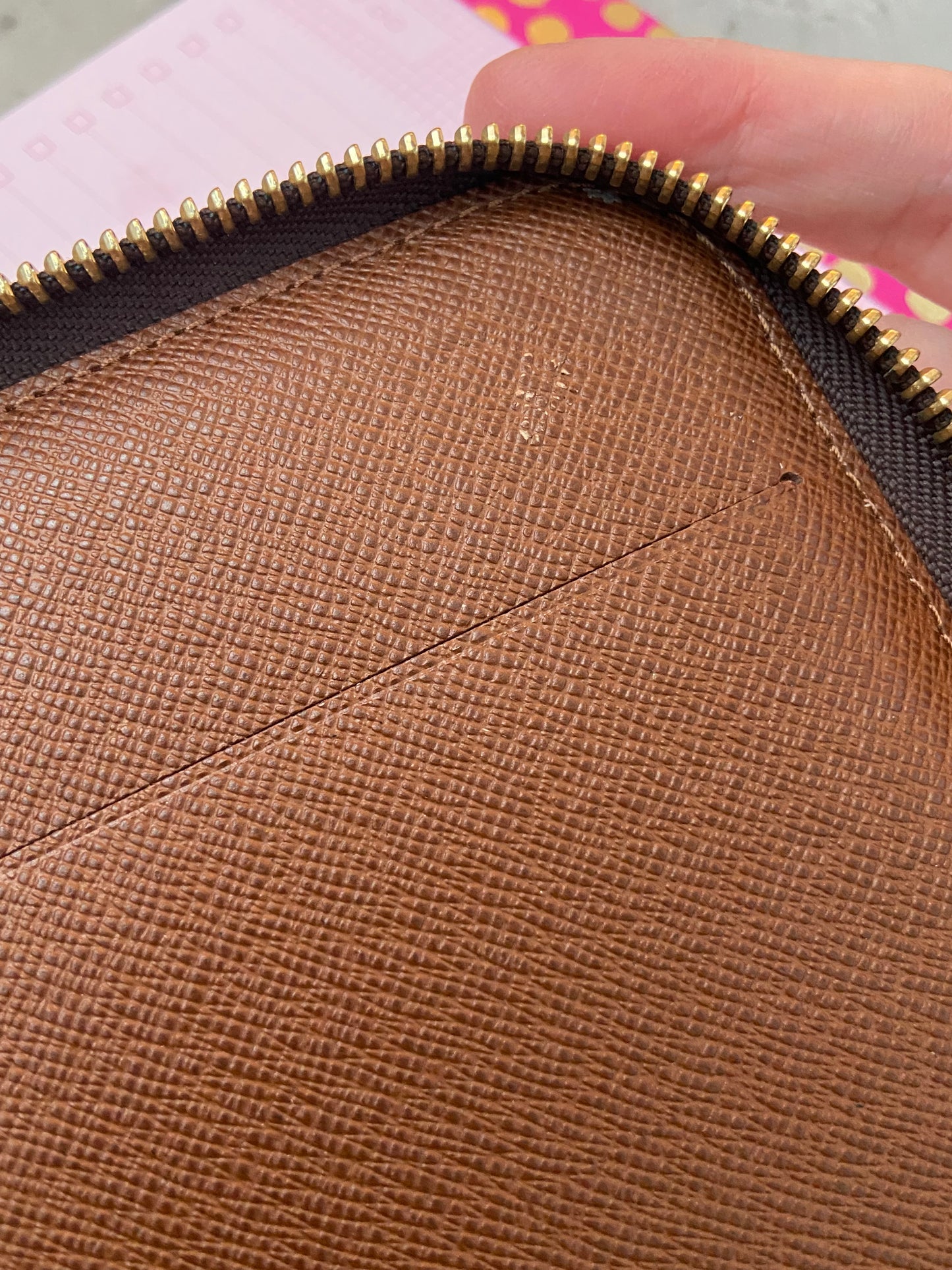 LV ZIPPED COVER GM