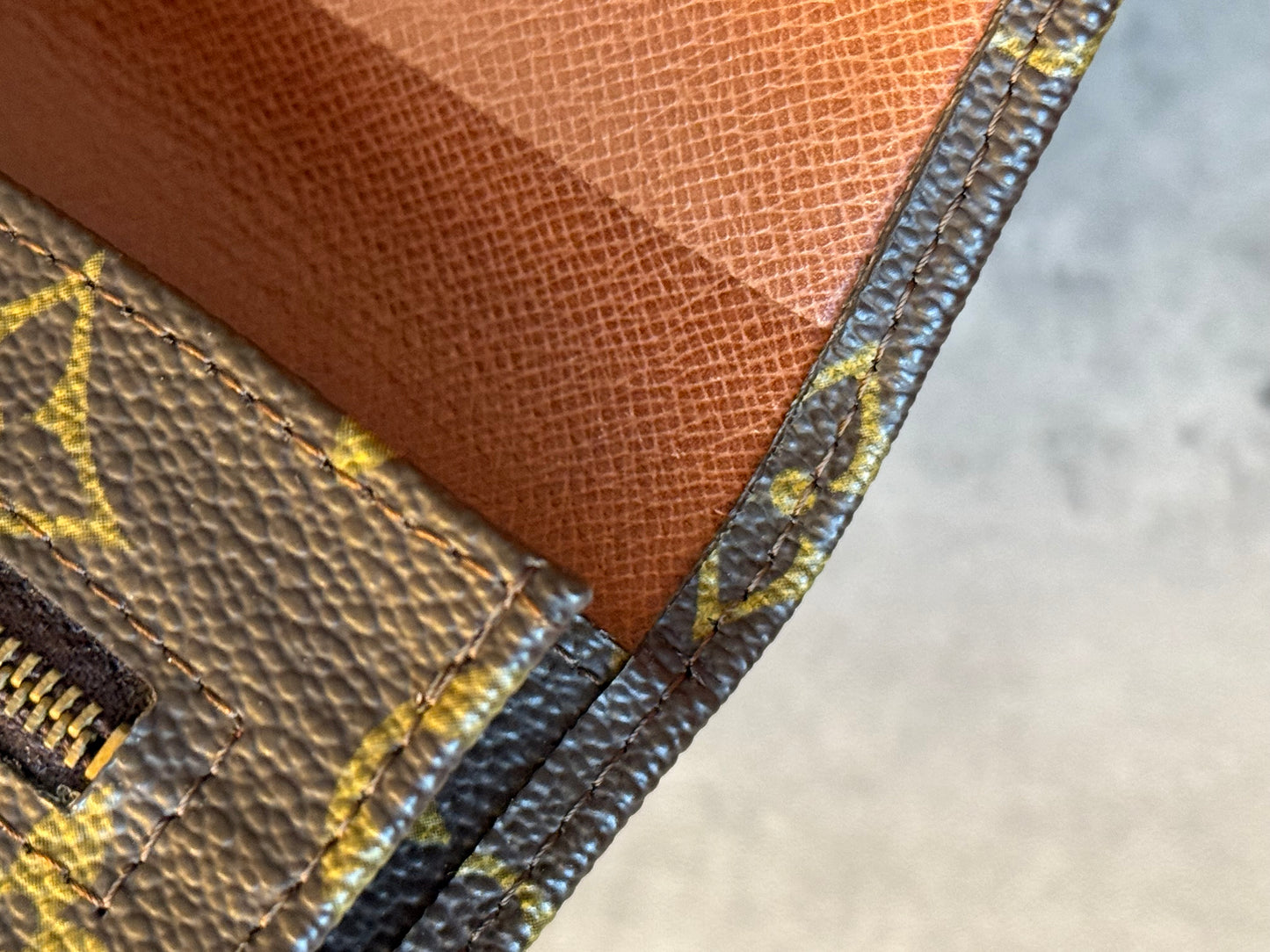 LV Rabat 23 Clutch