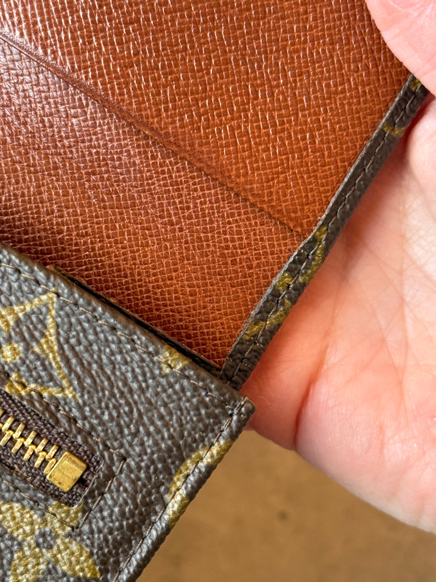 LV Rabat 23 Clutch