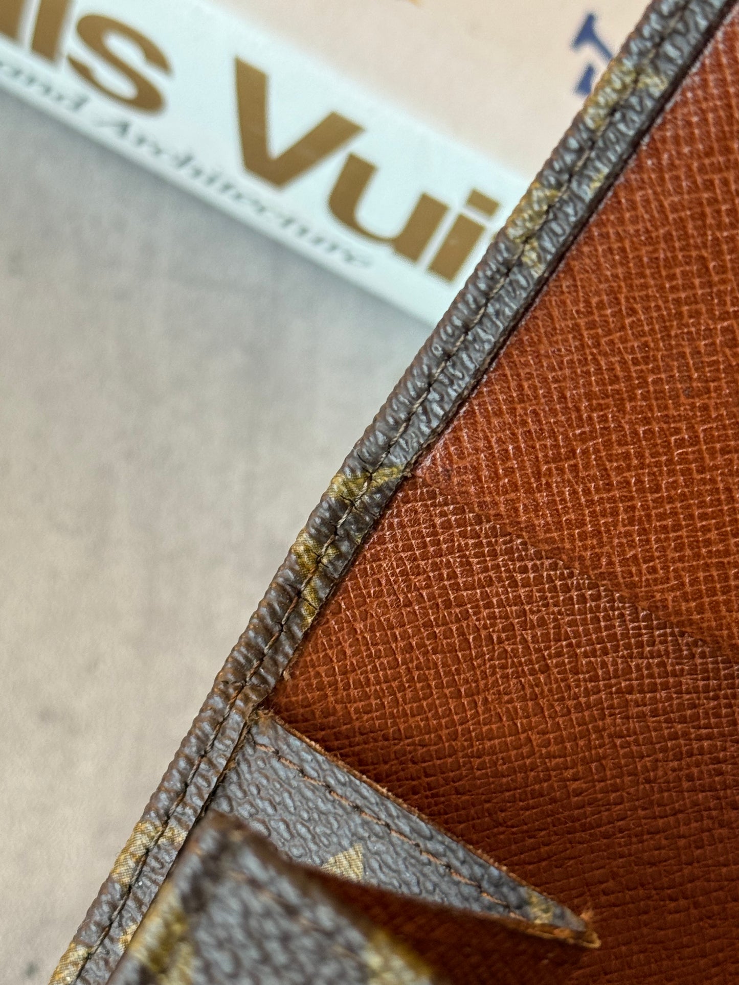 LV Rabat 23 Clutch