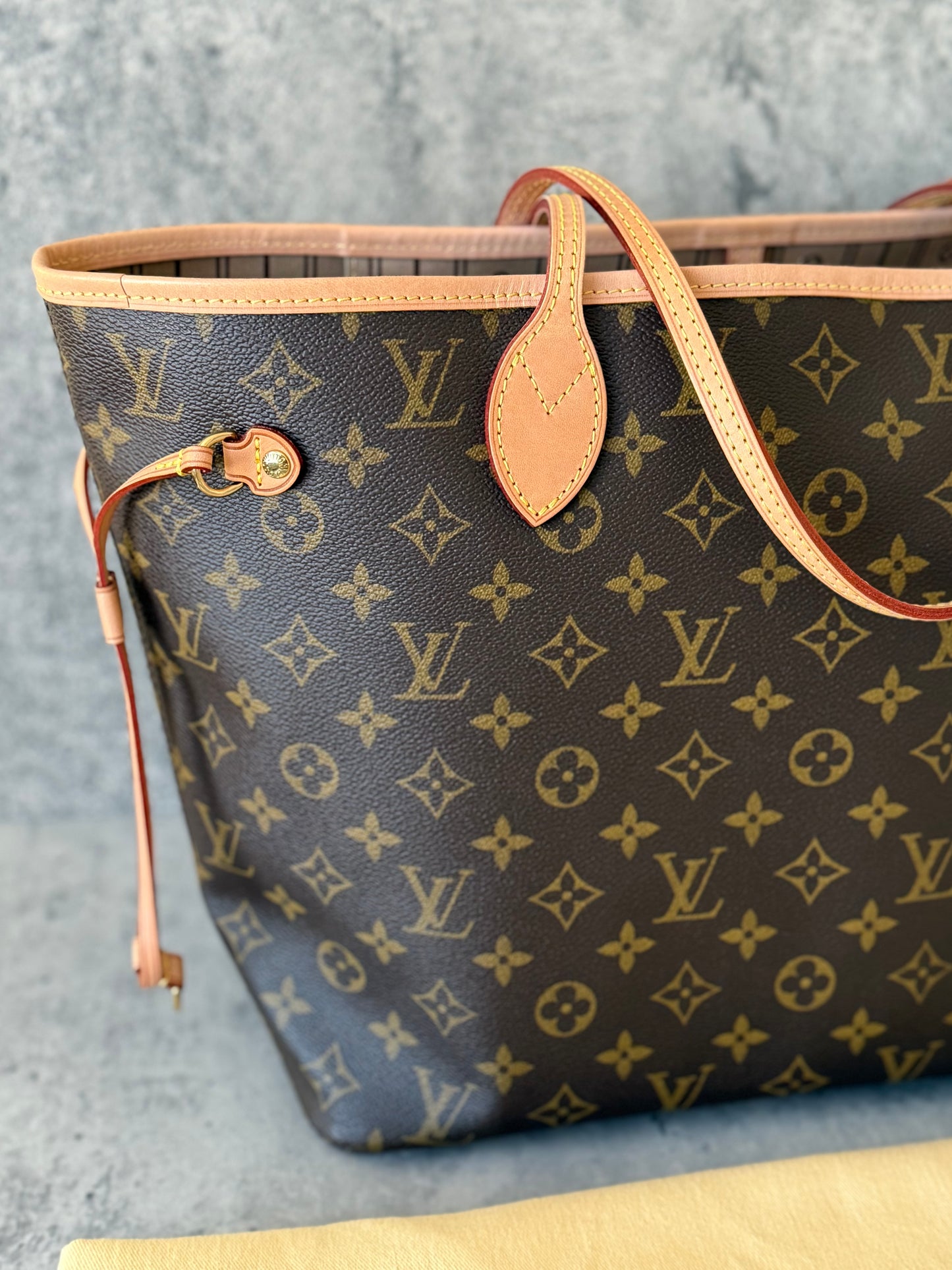 LV Neverfull MM Beige