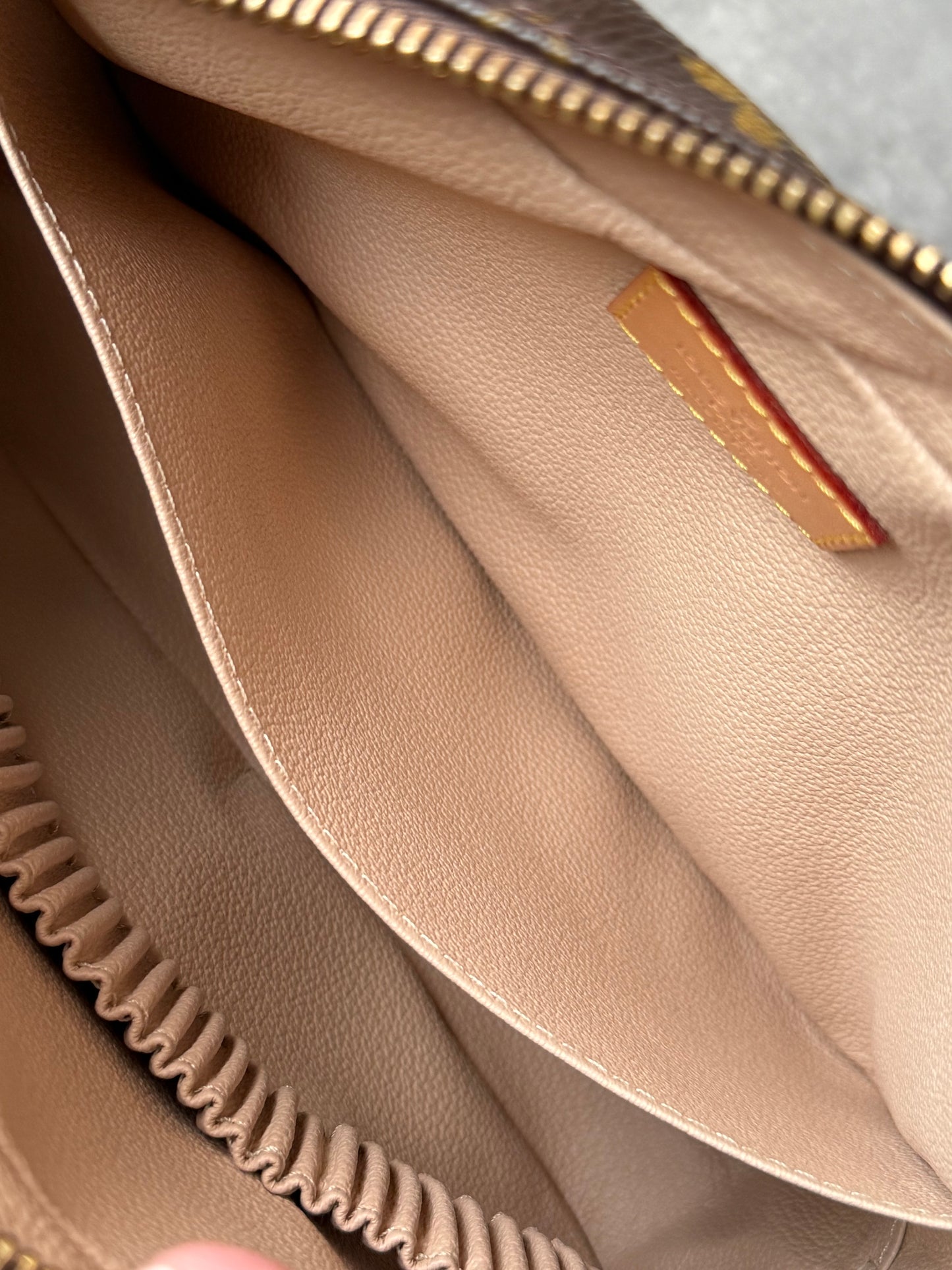 LV Trousse 23 (Newer Model)