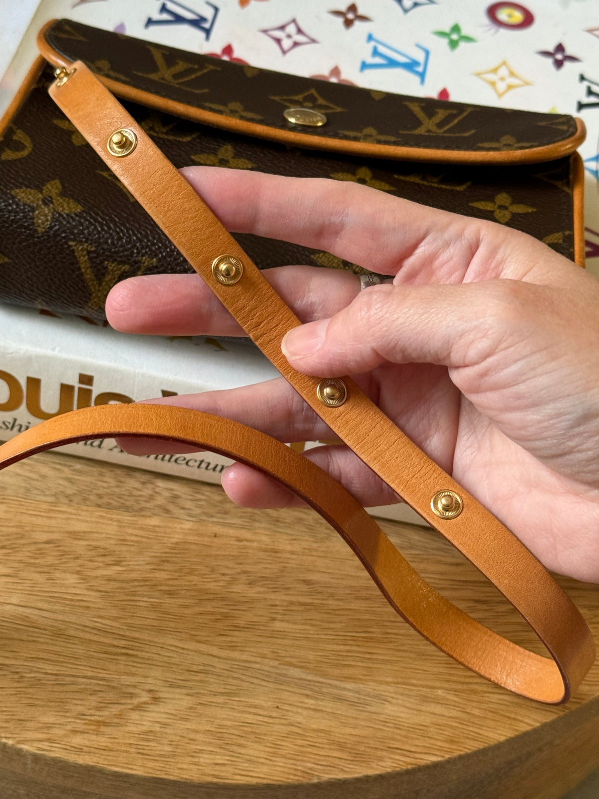LV Pochette Florentine