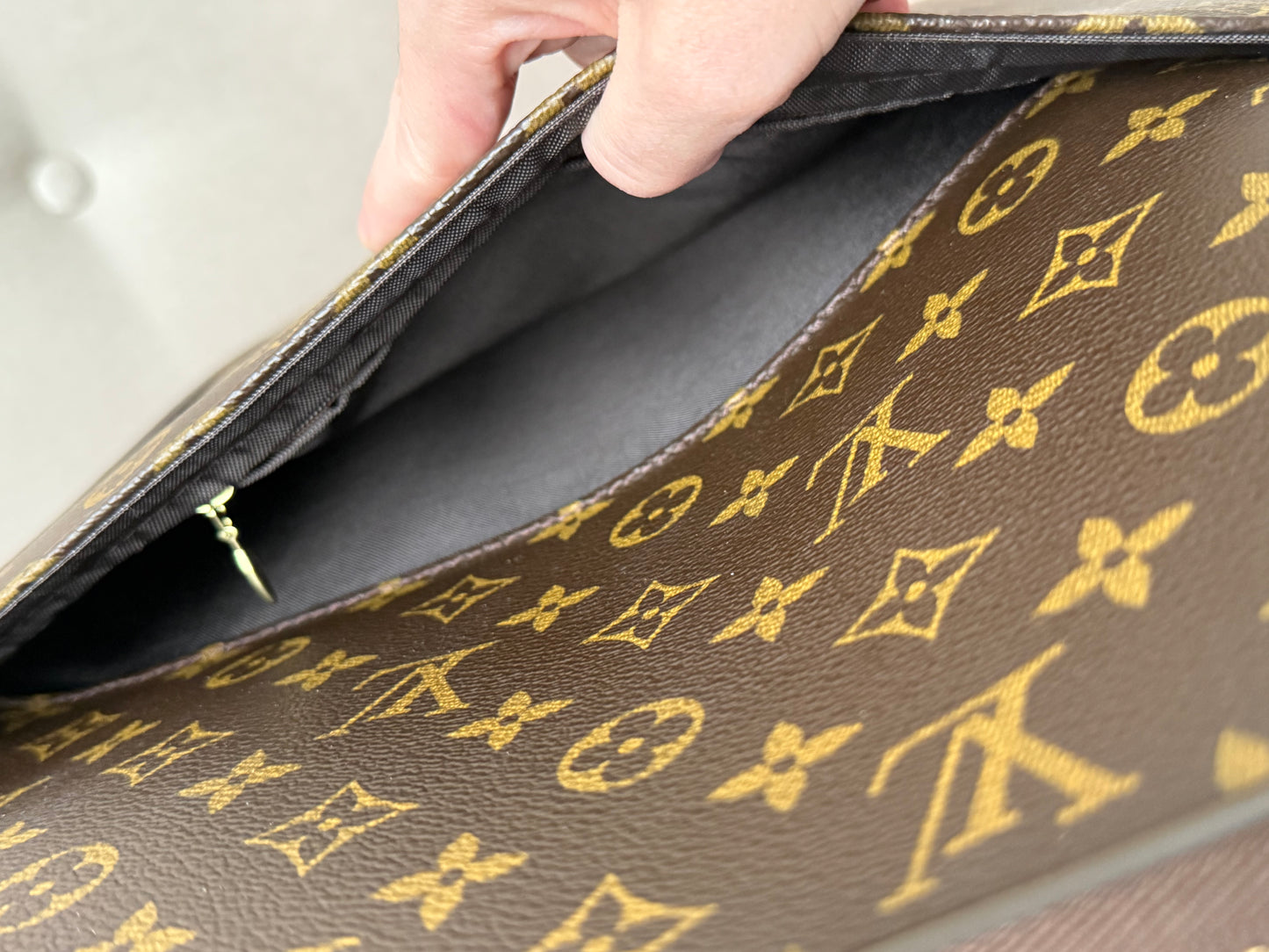 LV Pegase 45 Rolling Luggage