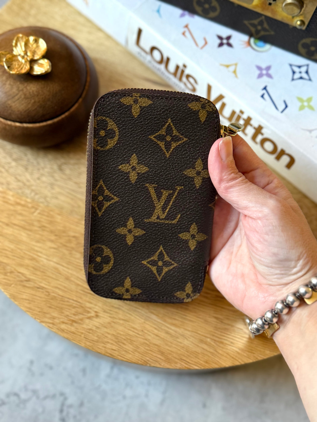 LV Zip around 6 Key Pouch
