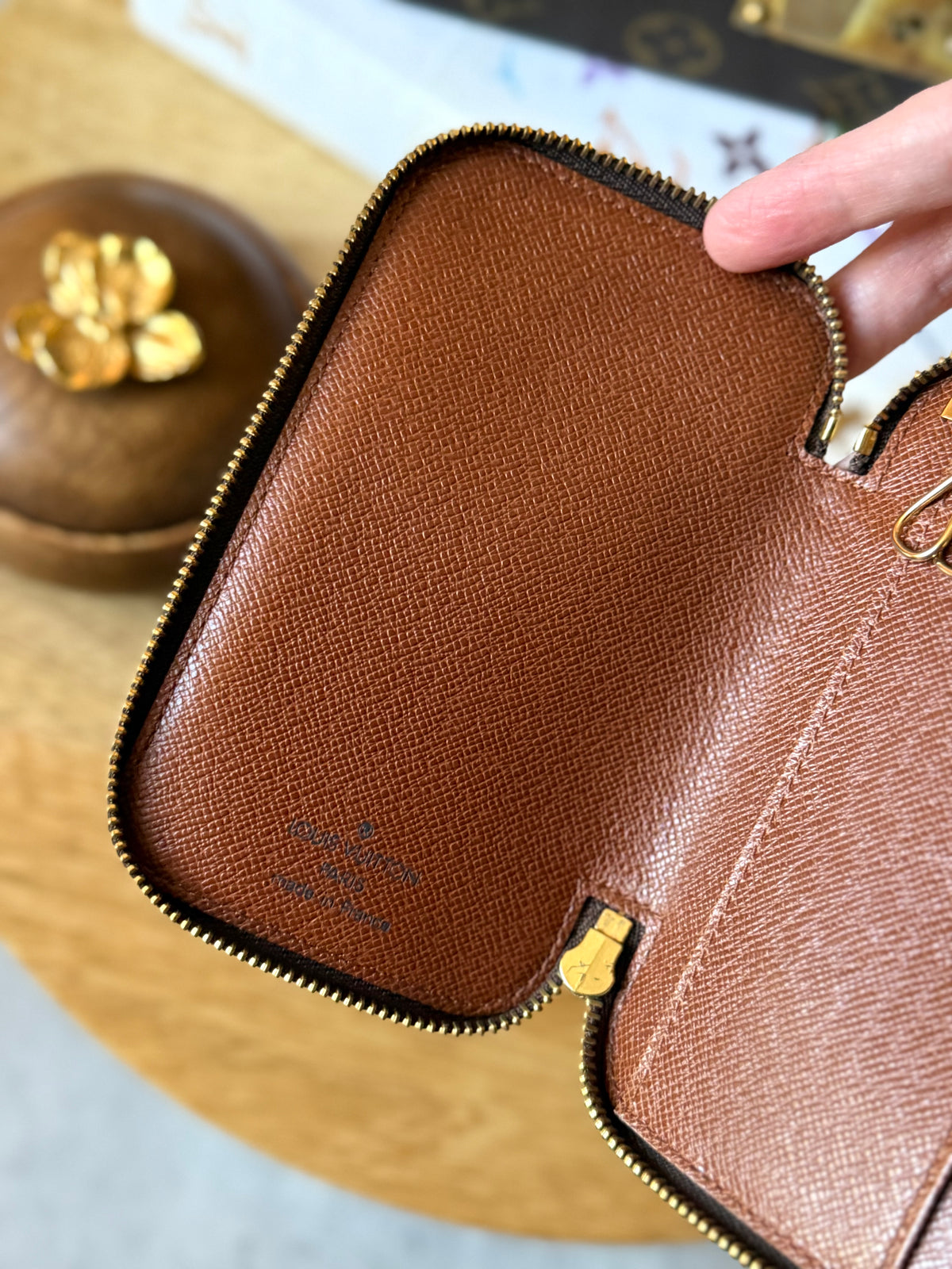 LV Zip around 6 Key Pouch